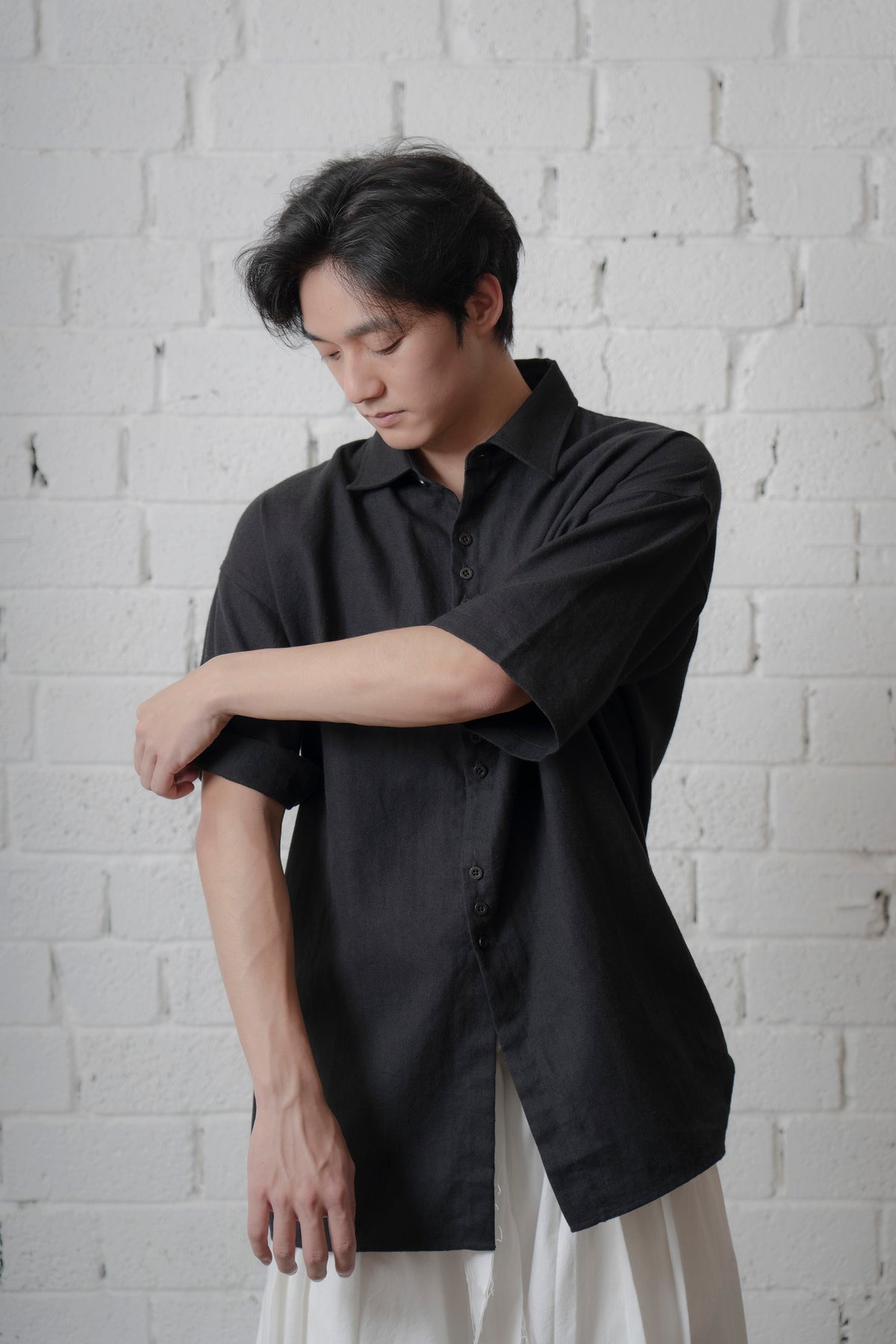 The Linen Capri Shirt - Black