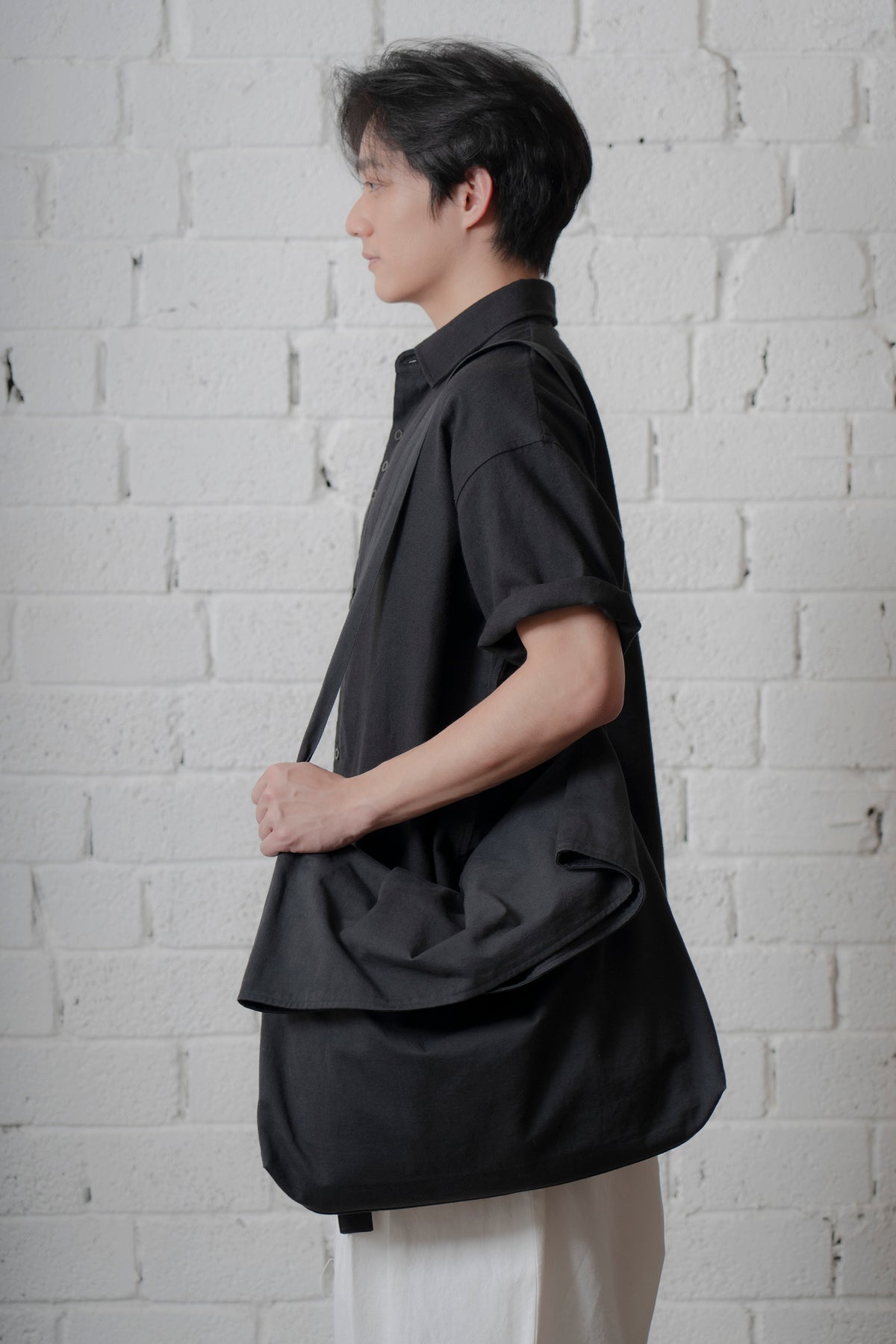 The Messenger Bag - Black