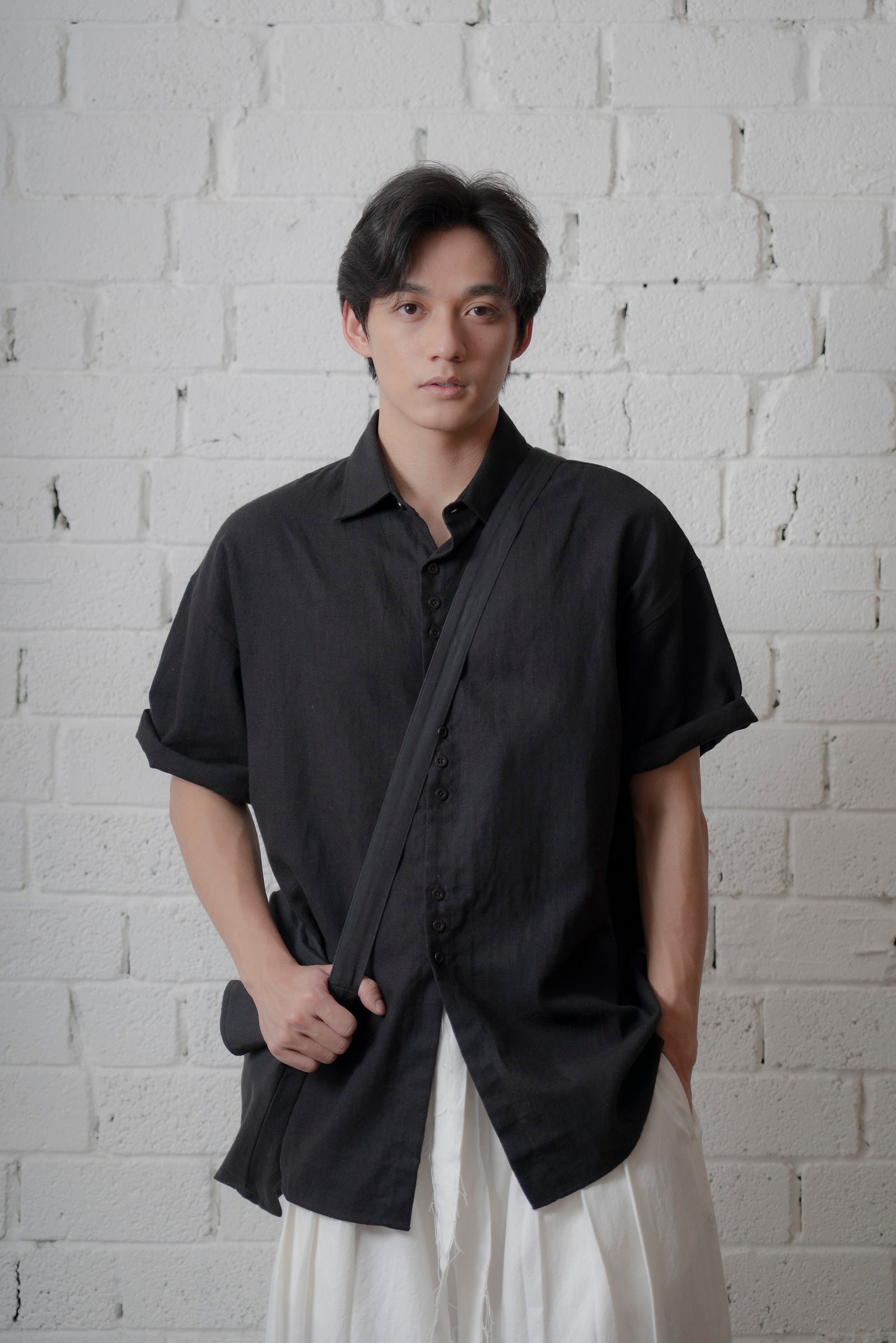The Linen Capri Shirt - Black