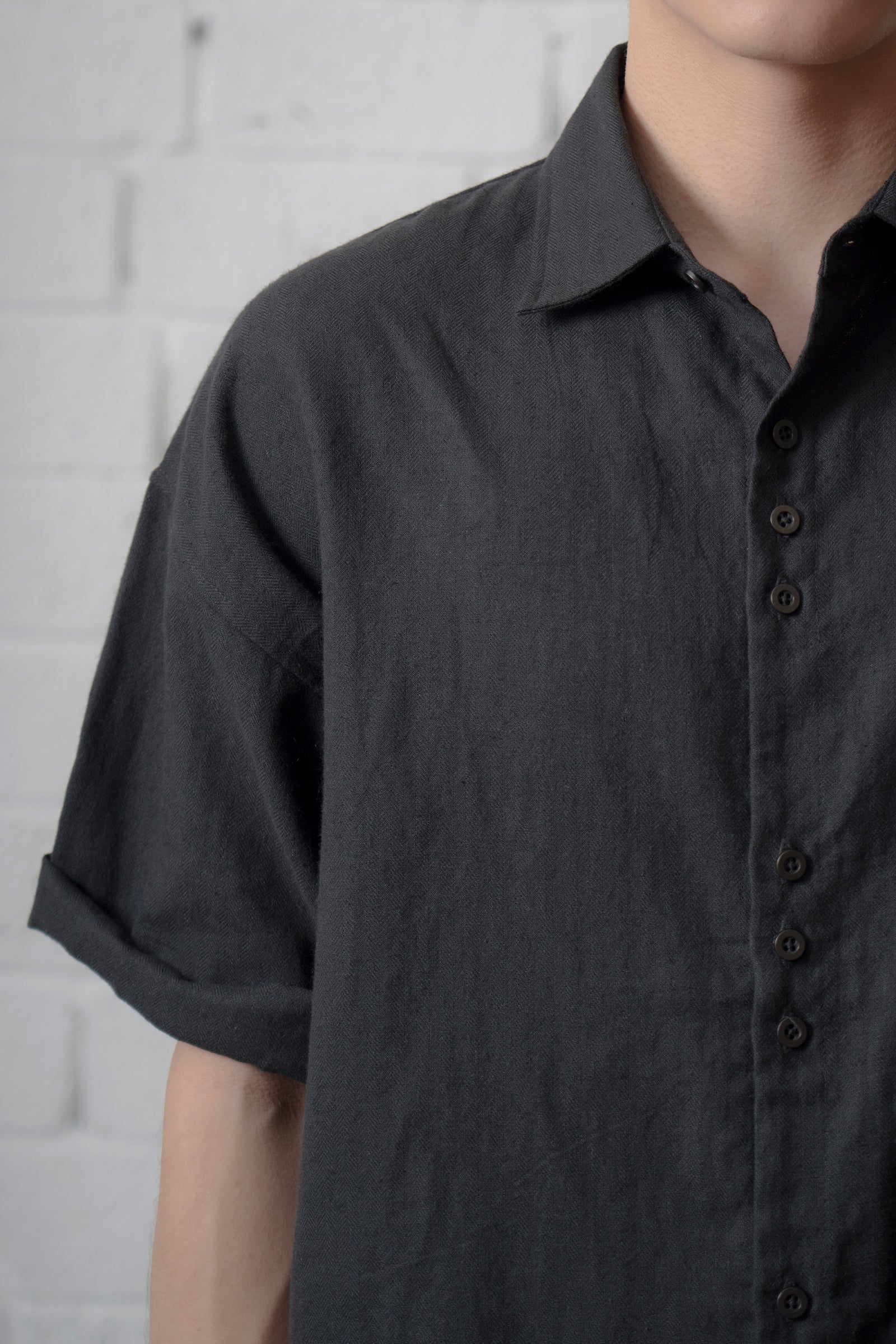 The Linen Capri Shirt - Black