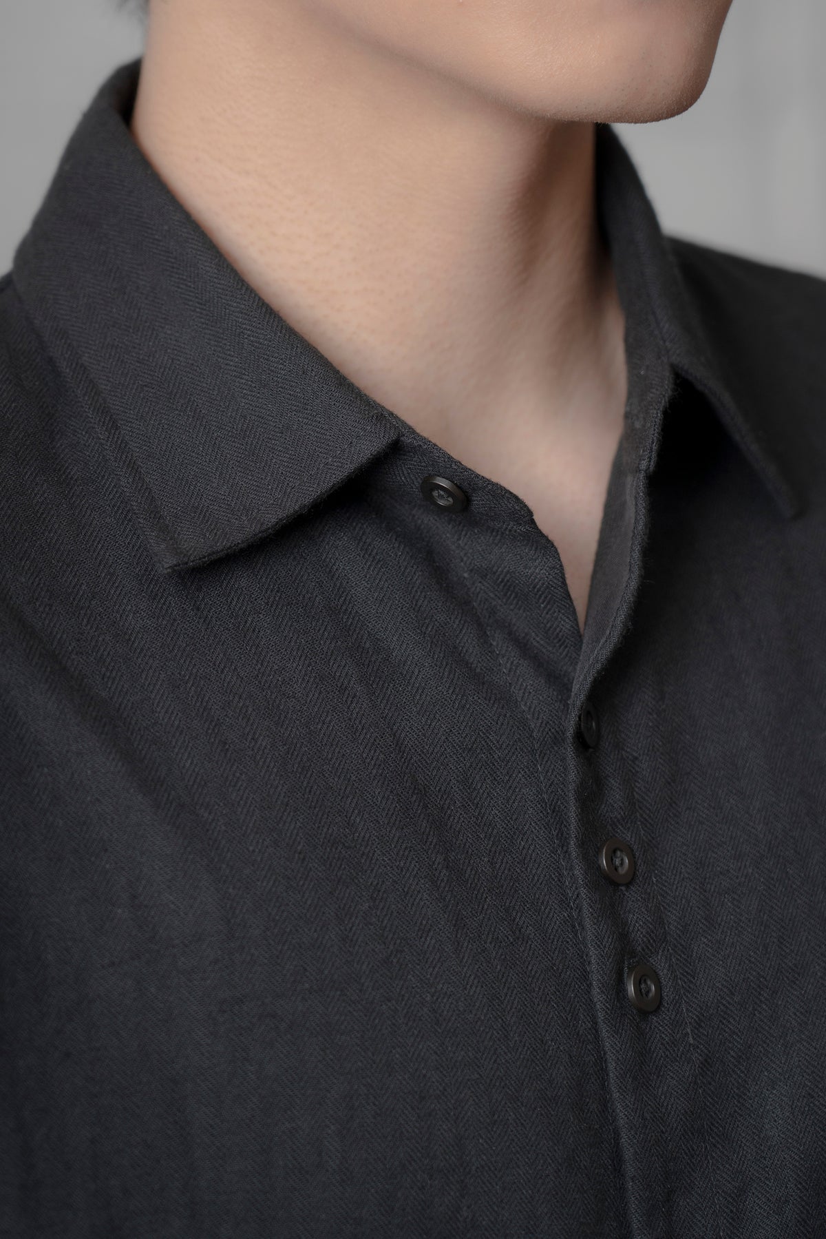 The Linen Capri Shirt - Black
