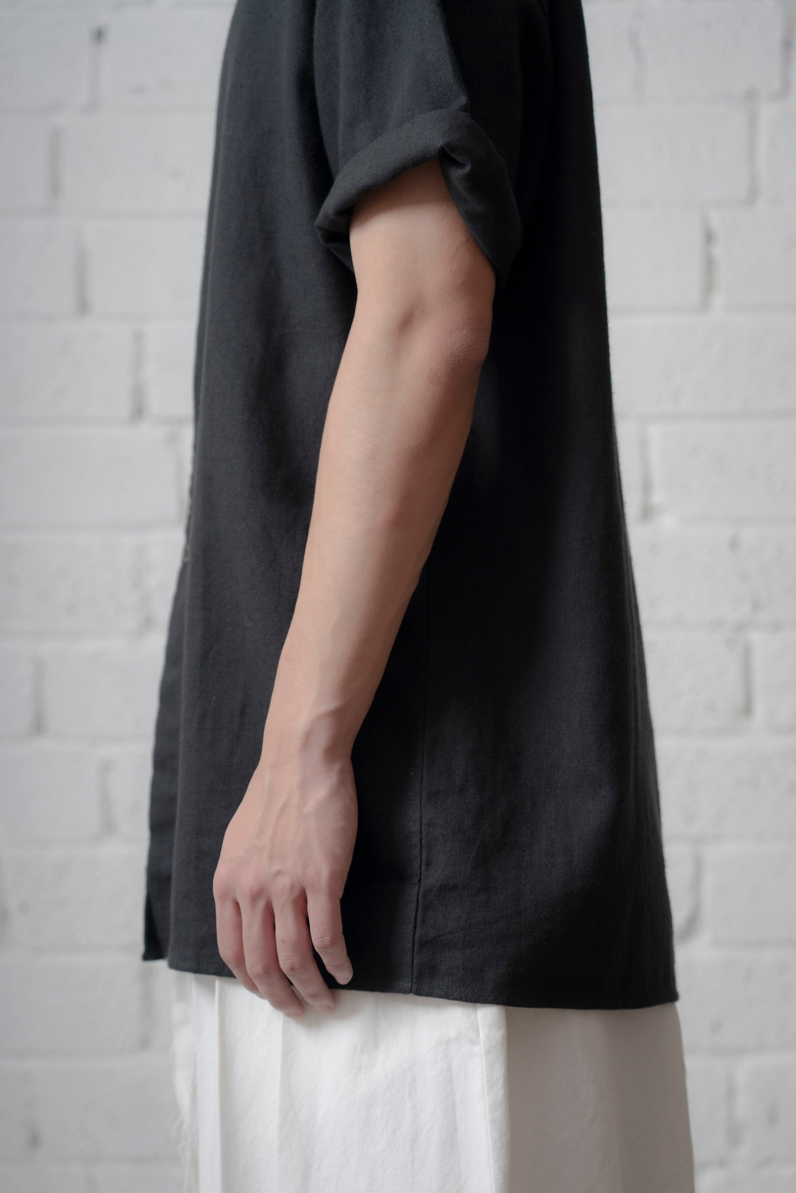 The Linen Capri Shirt - Black