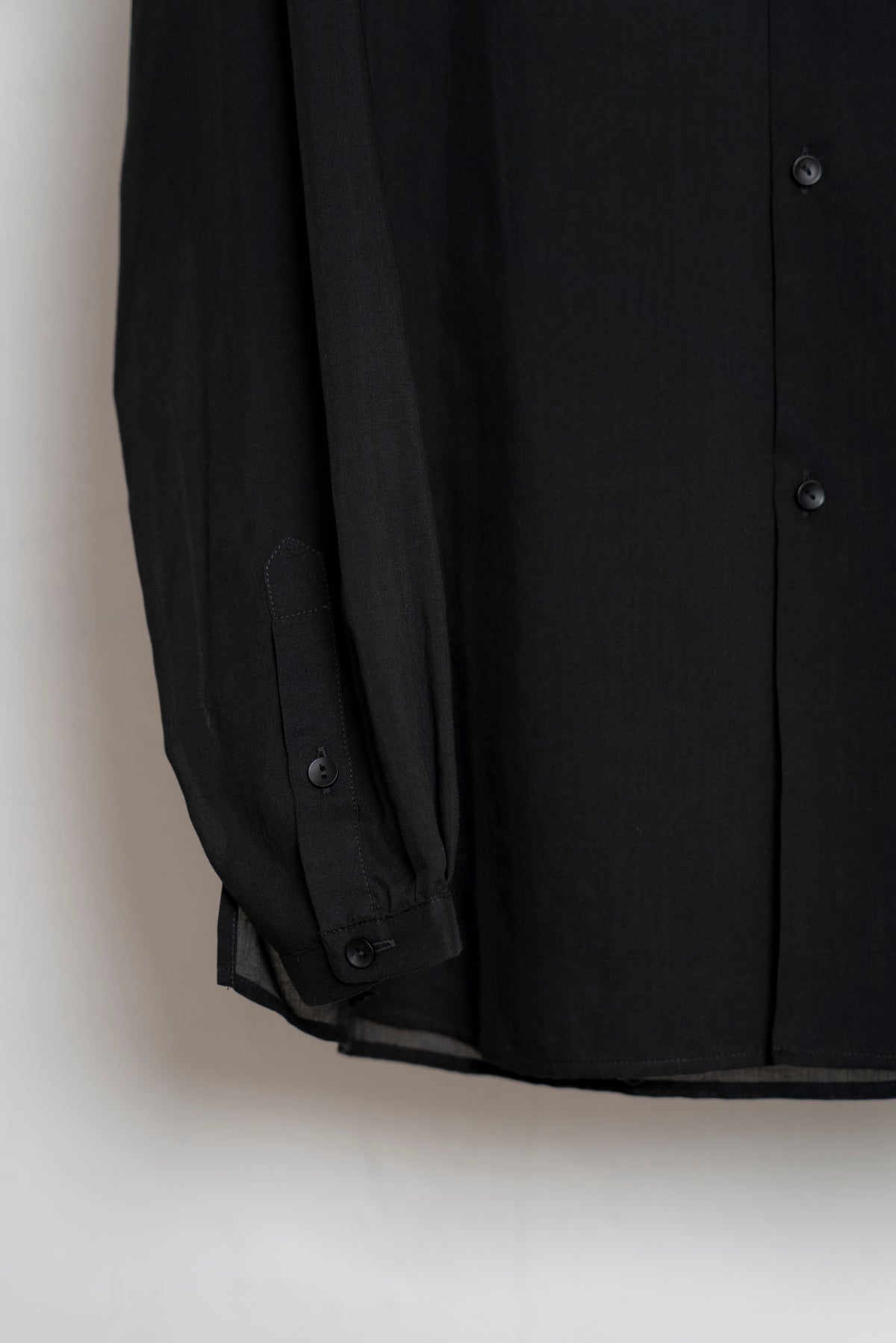 The Collarless Shirt - Black