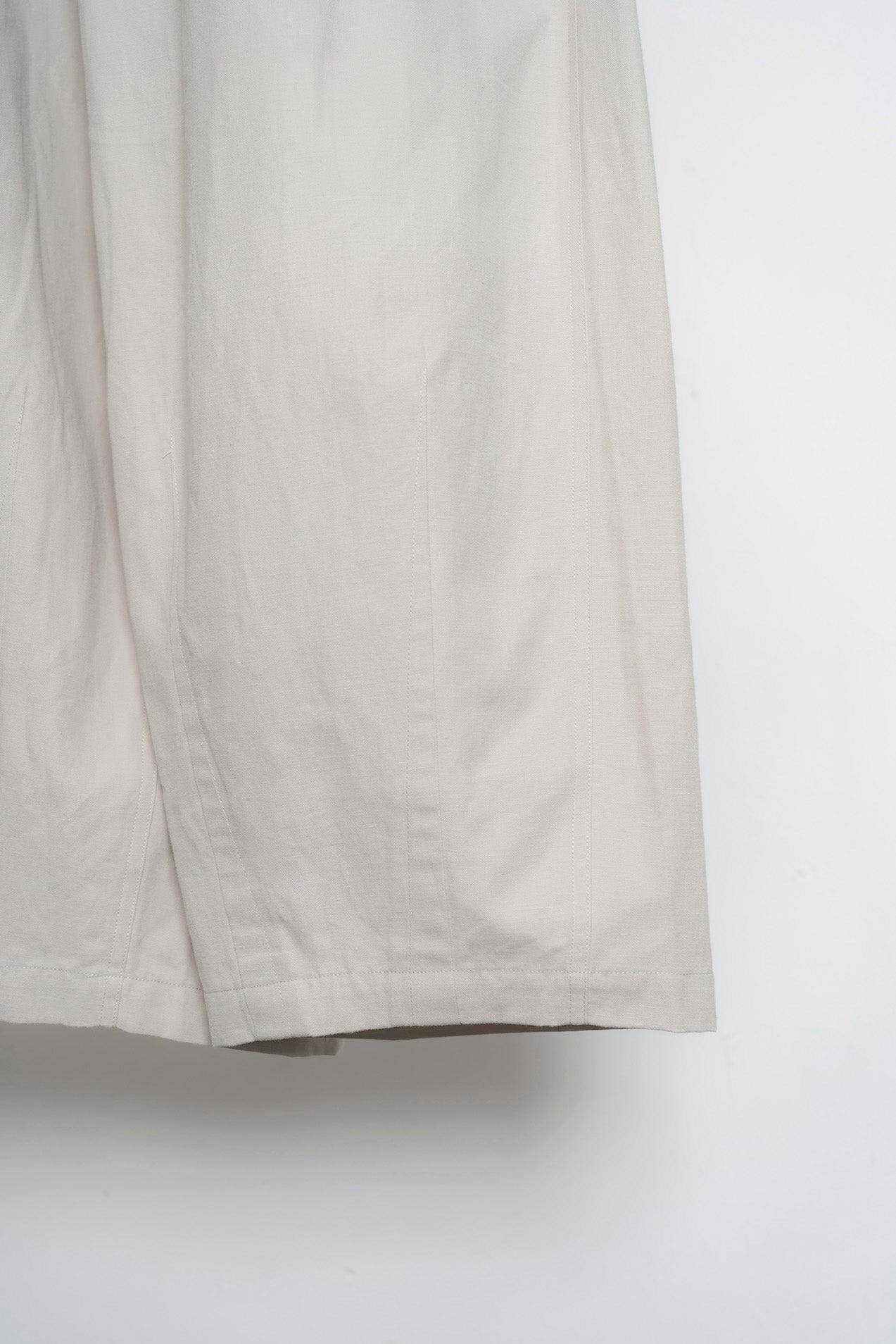 The Hem Darts Pants - Beige