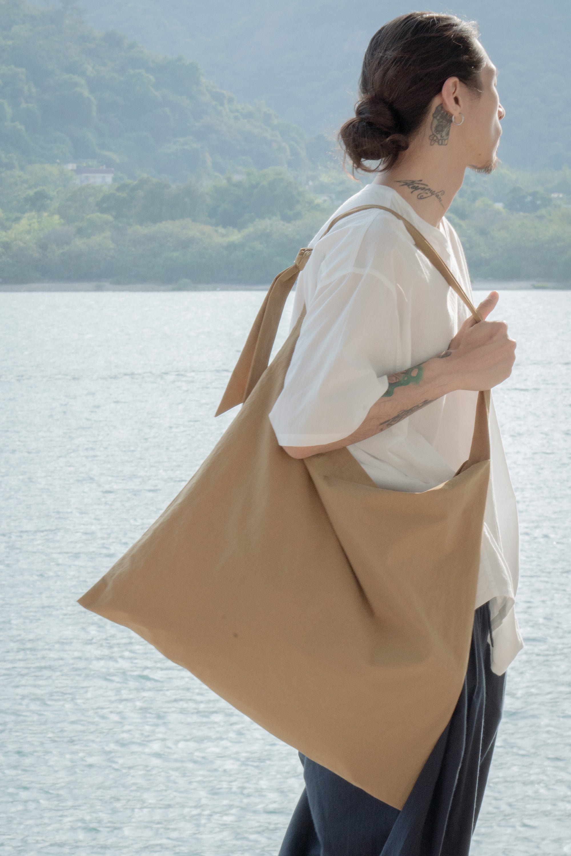 Tote camel Clearance