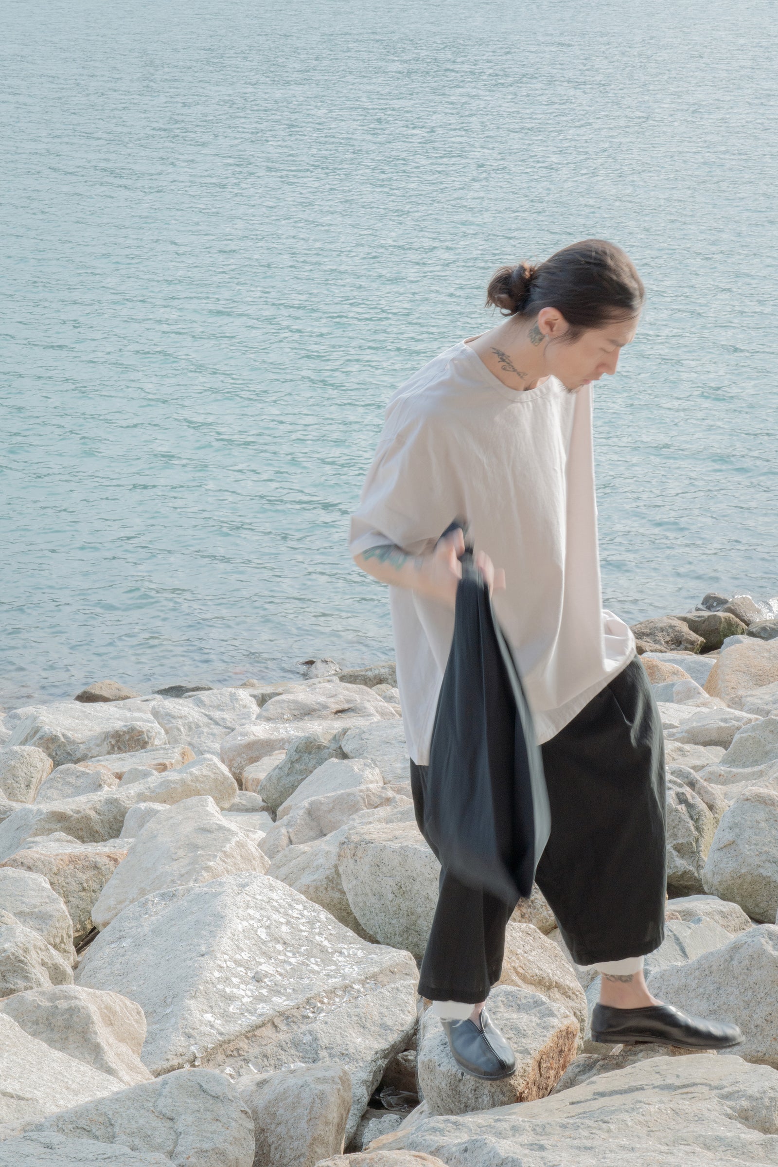 The Frayed Layer Pants - Black