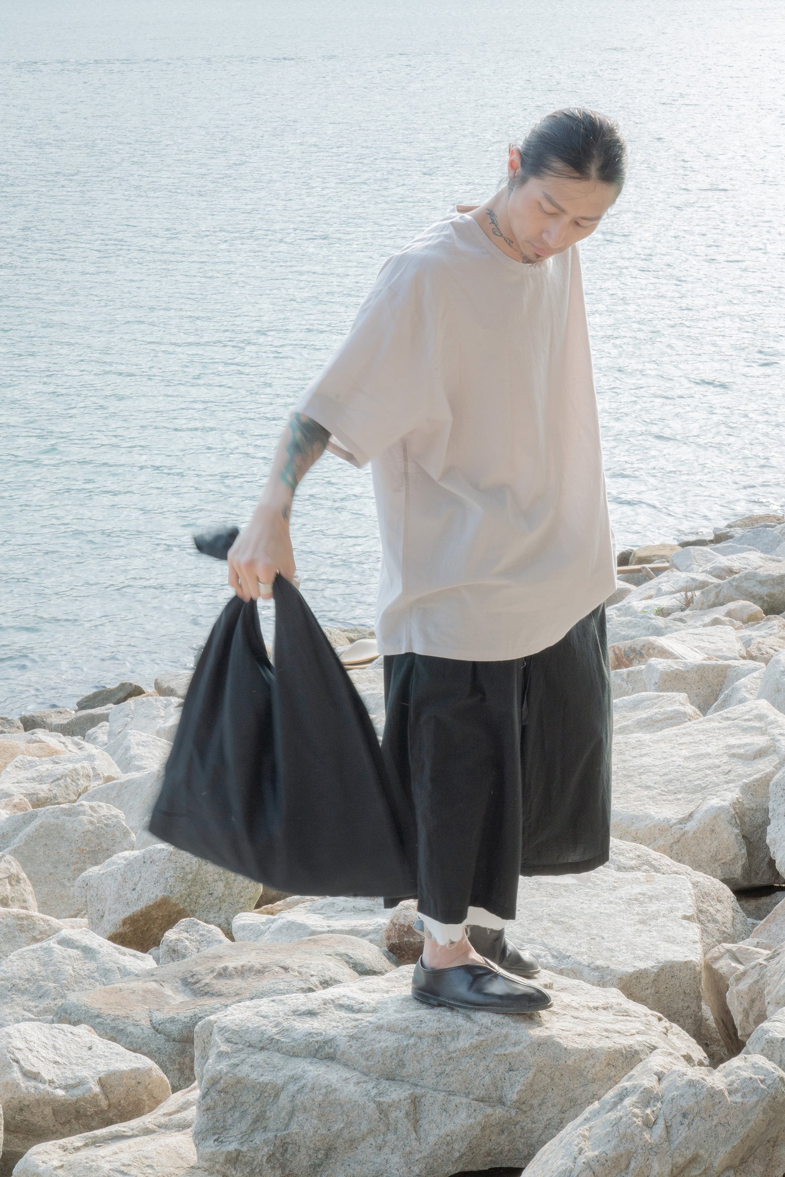 The Frayed Layer Pants - Black