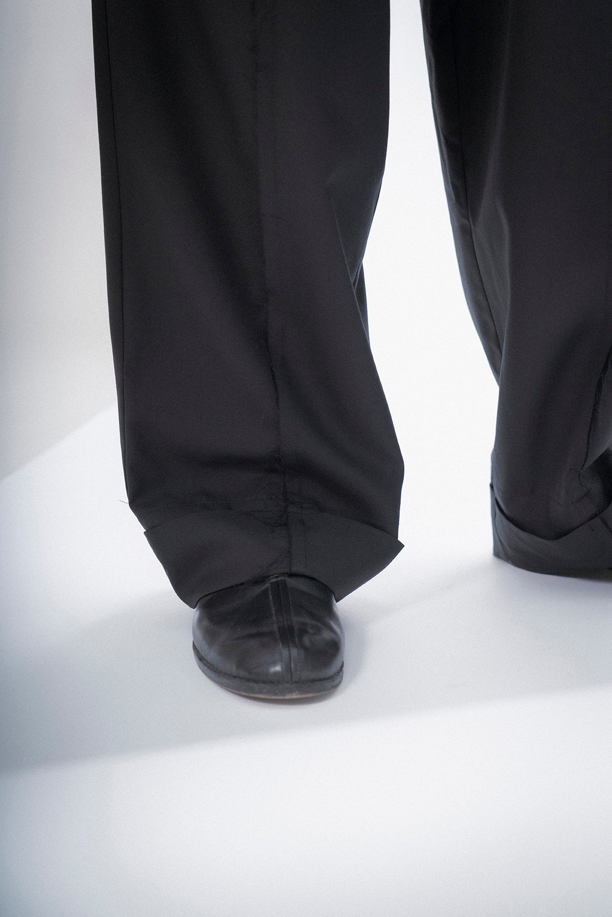 The Frayed Trousers - Black