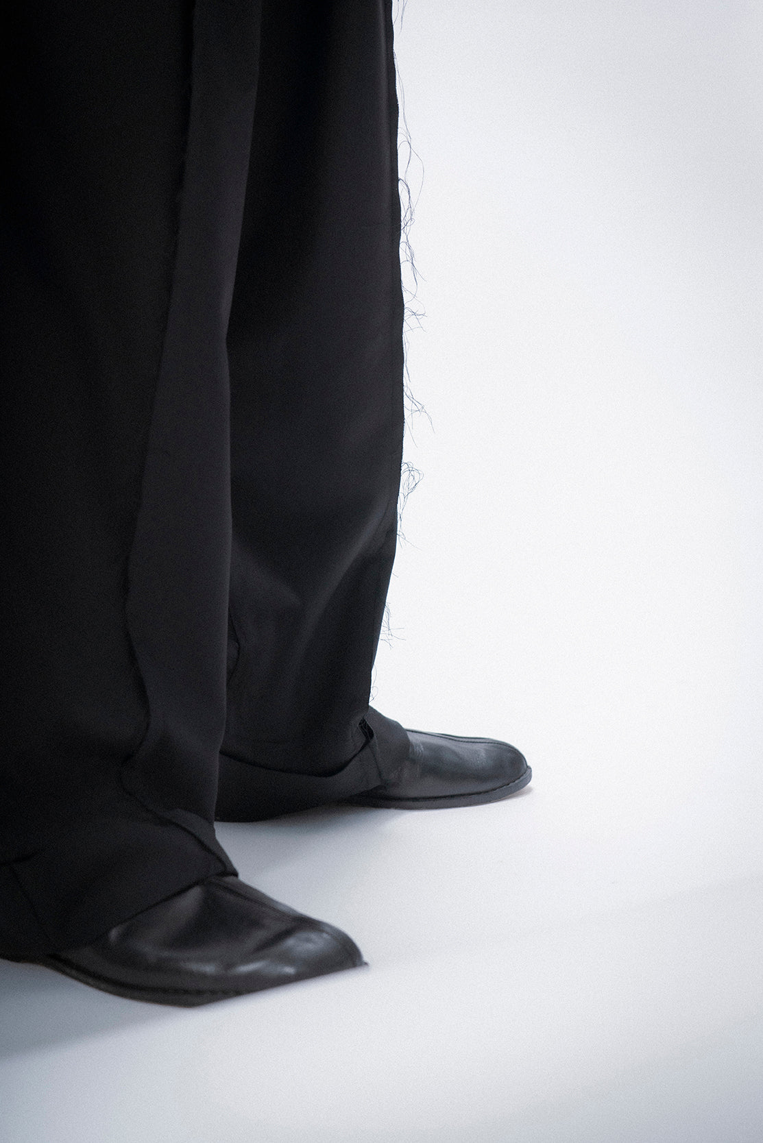 The Frayed Trousers - Black