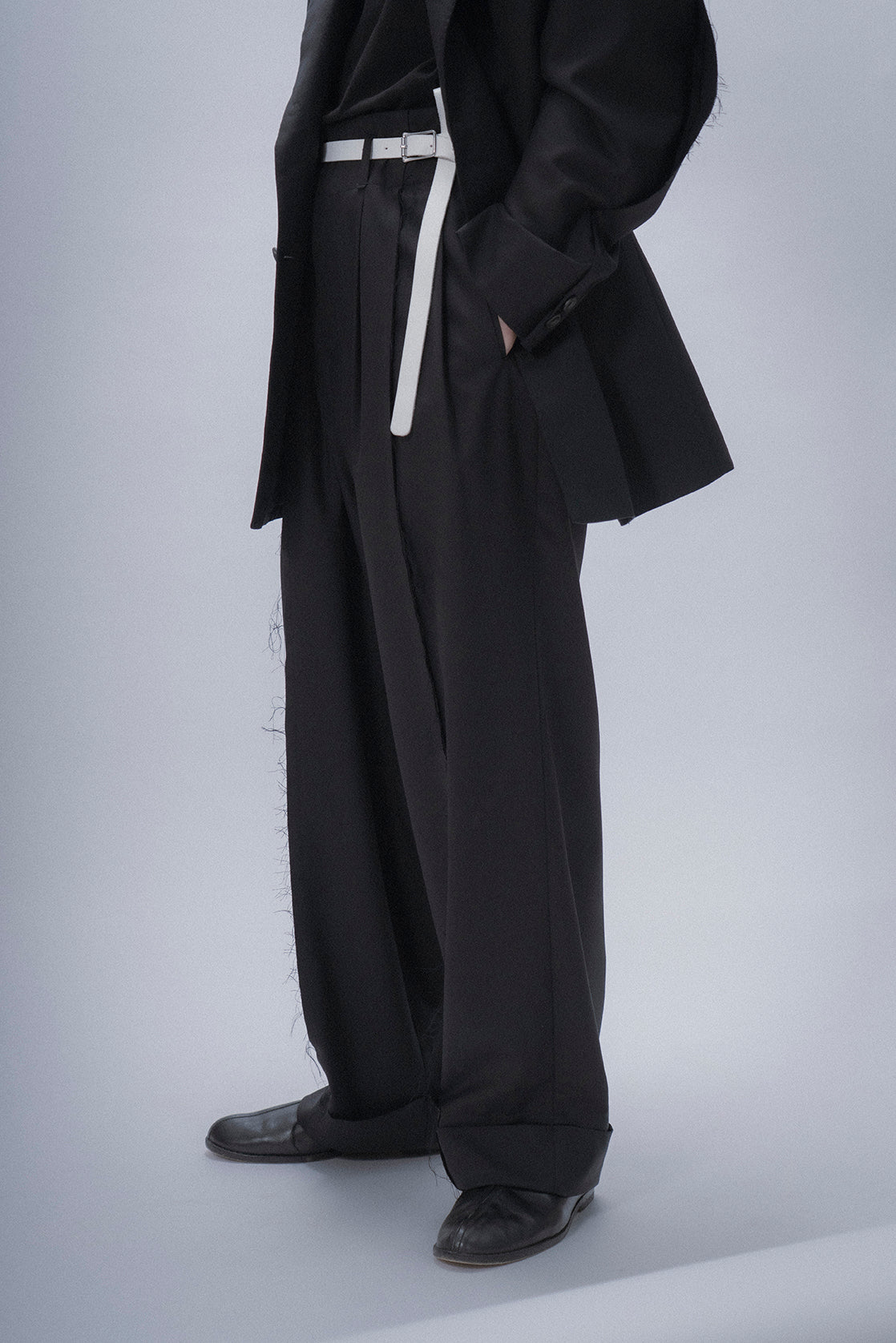 The Frayed Trousers - Black