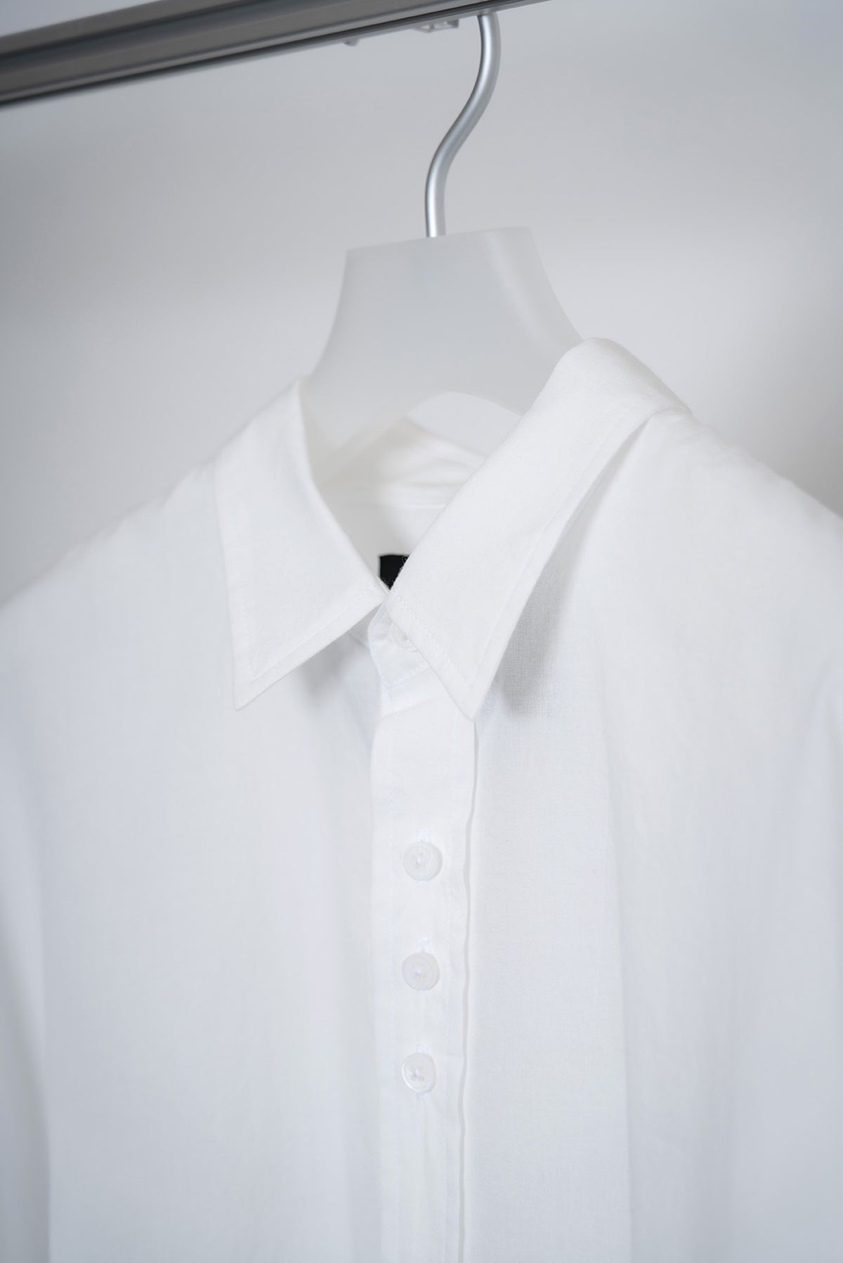 The Frayed Shirt - White