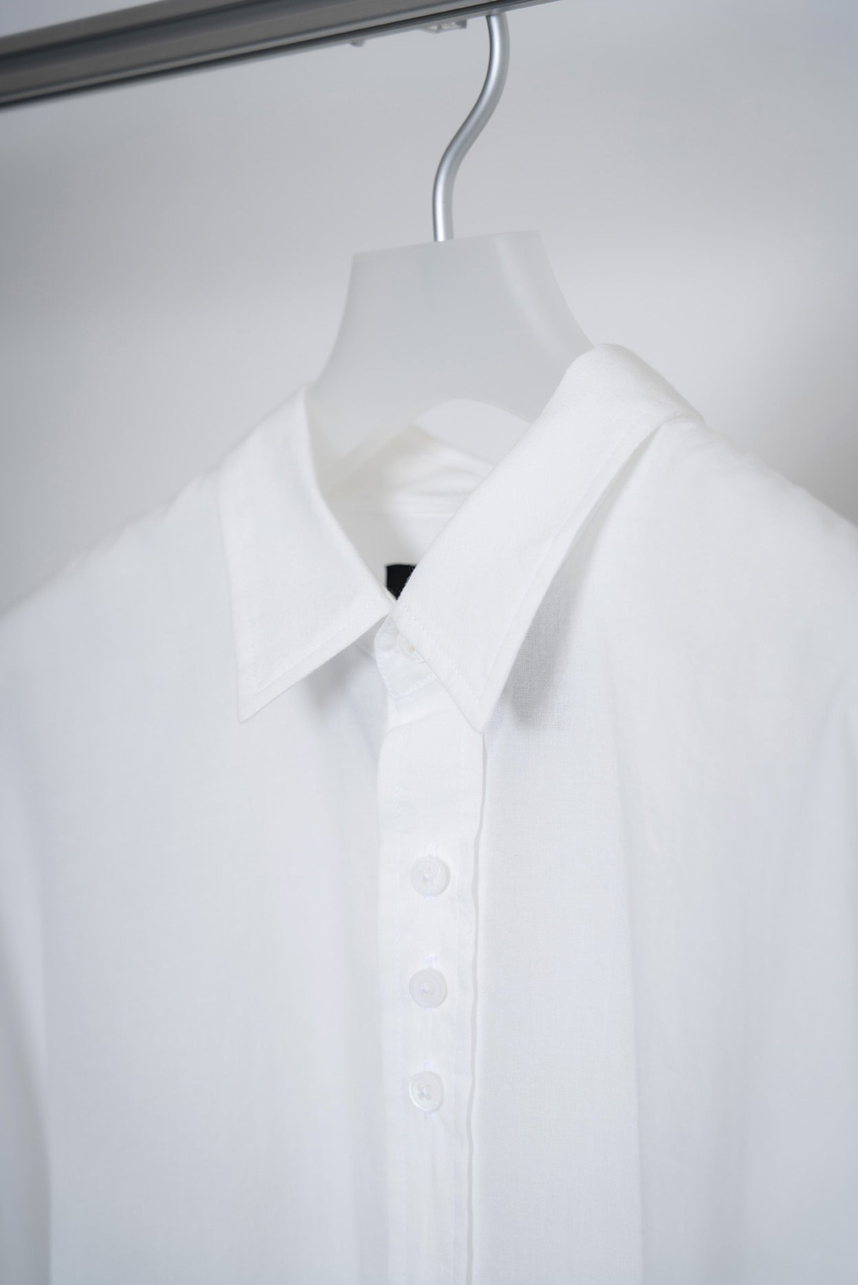 The Frayed Shirt - White