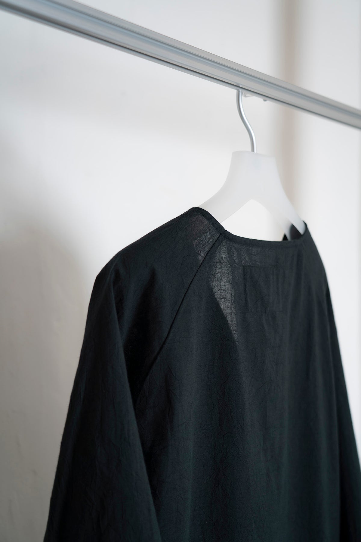 The Woven Henley - Black