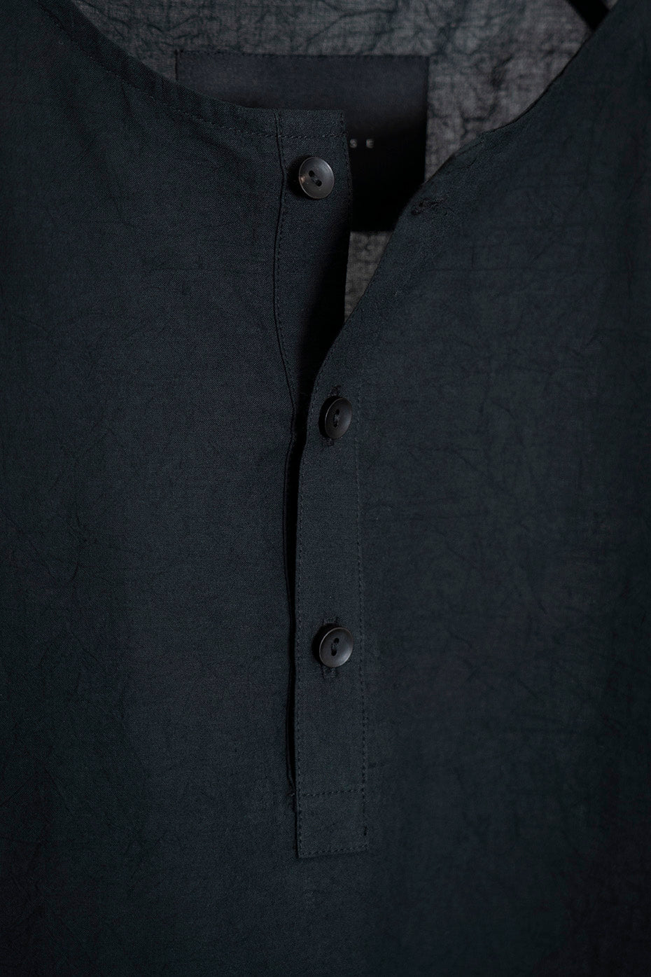 The Woven Henley - Black