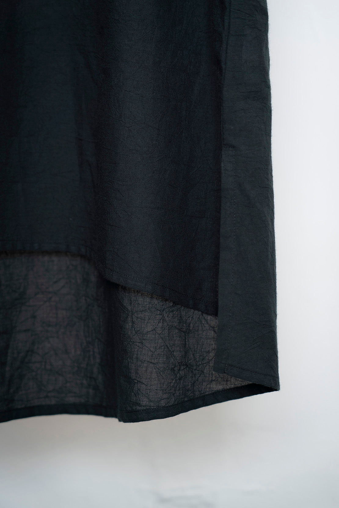 The Woven Henley - Black