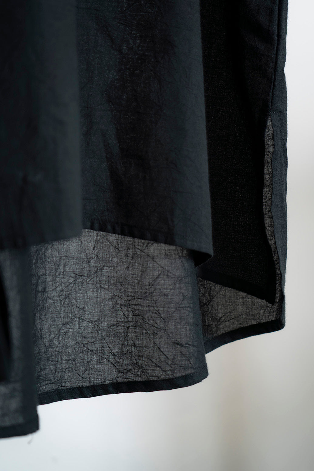 The Woven Henley - Black