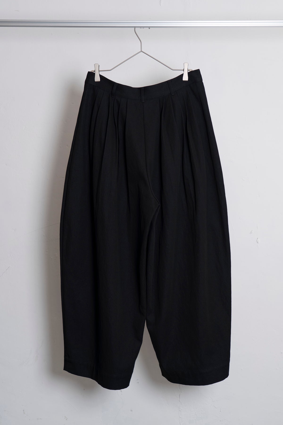 The Pleaty Trousers - Black