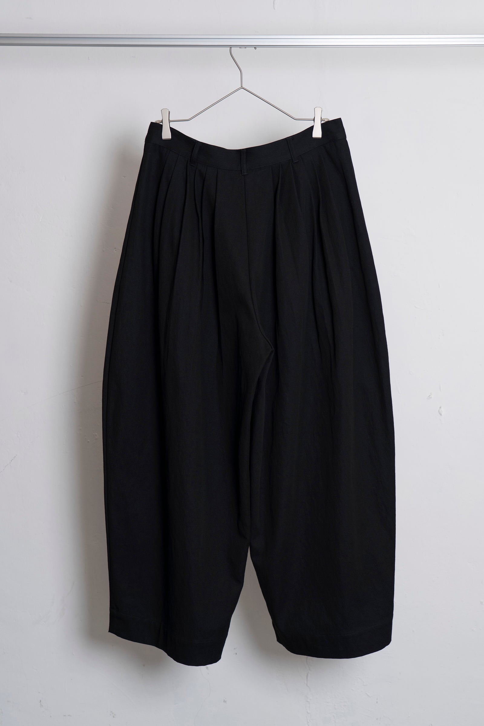 The Pleaty Trousers - Black