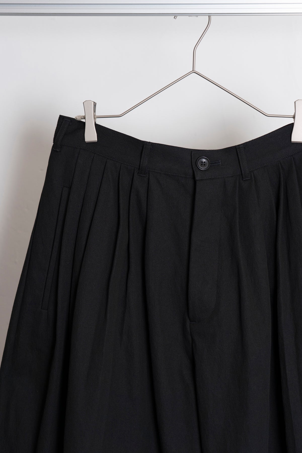 The Pleaty Trousers - Black