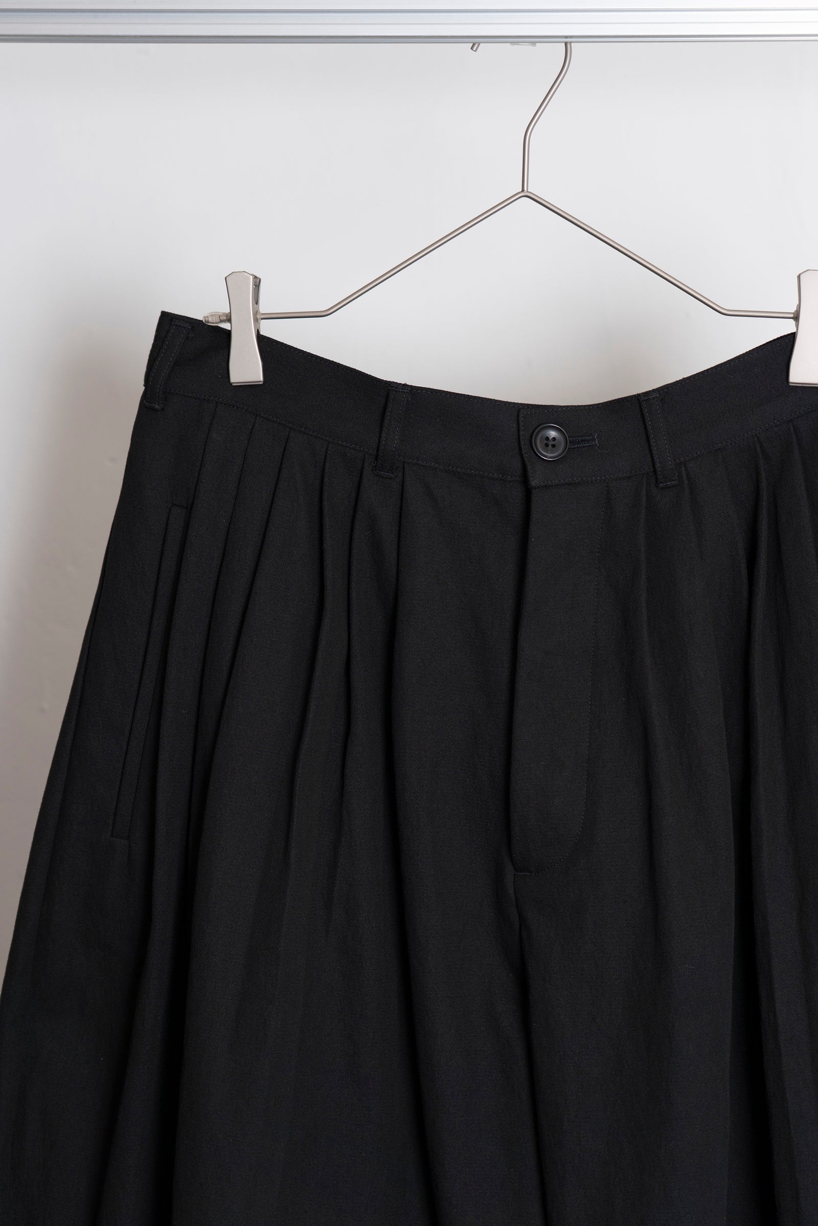 The Pleaty Trousers - Black