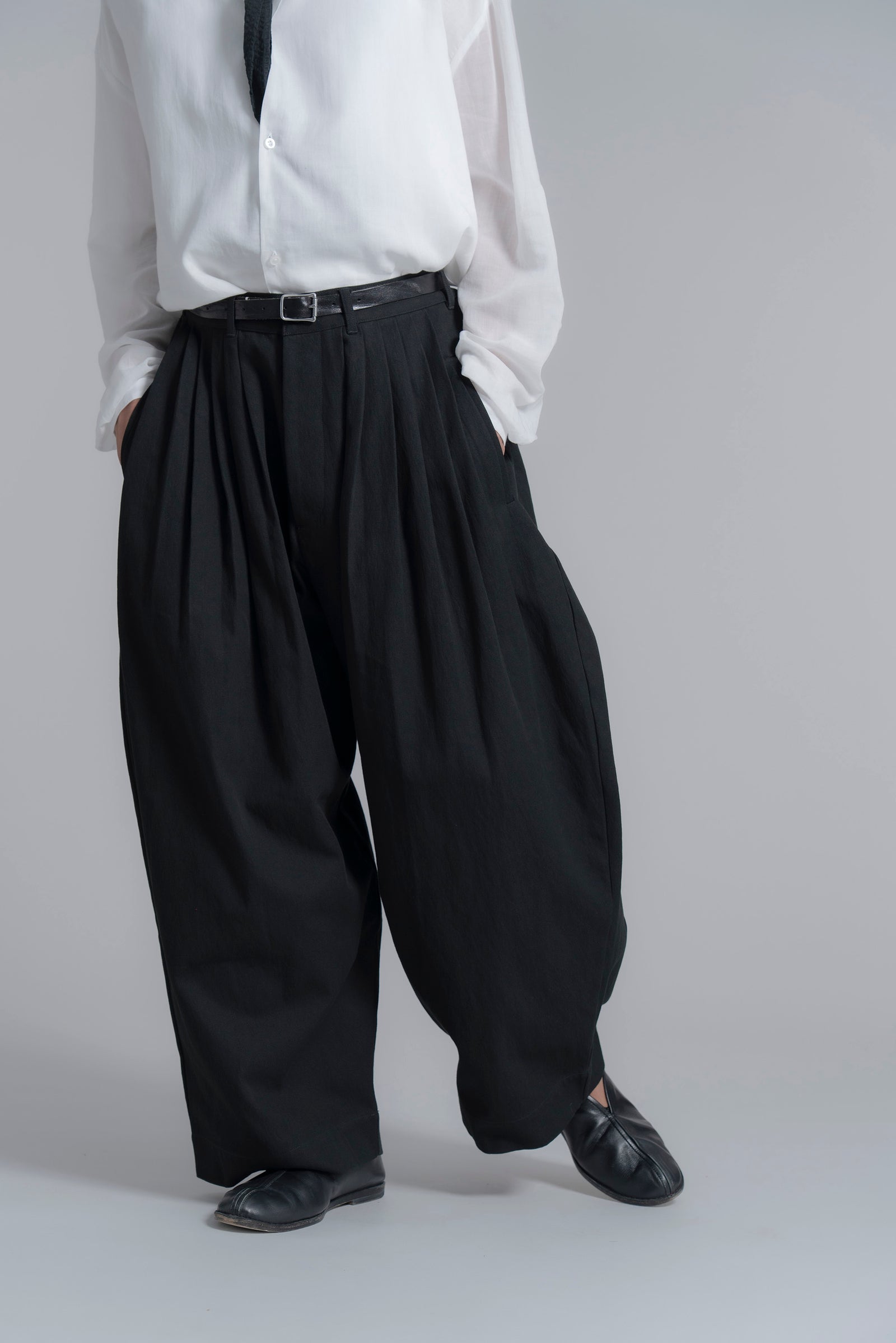 The Pleaty Trousers - Black