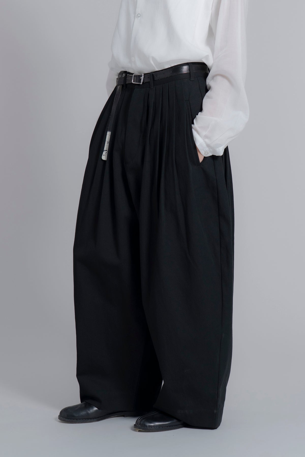 The Pleaty Trousers - Black