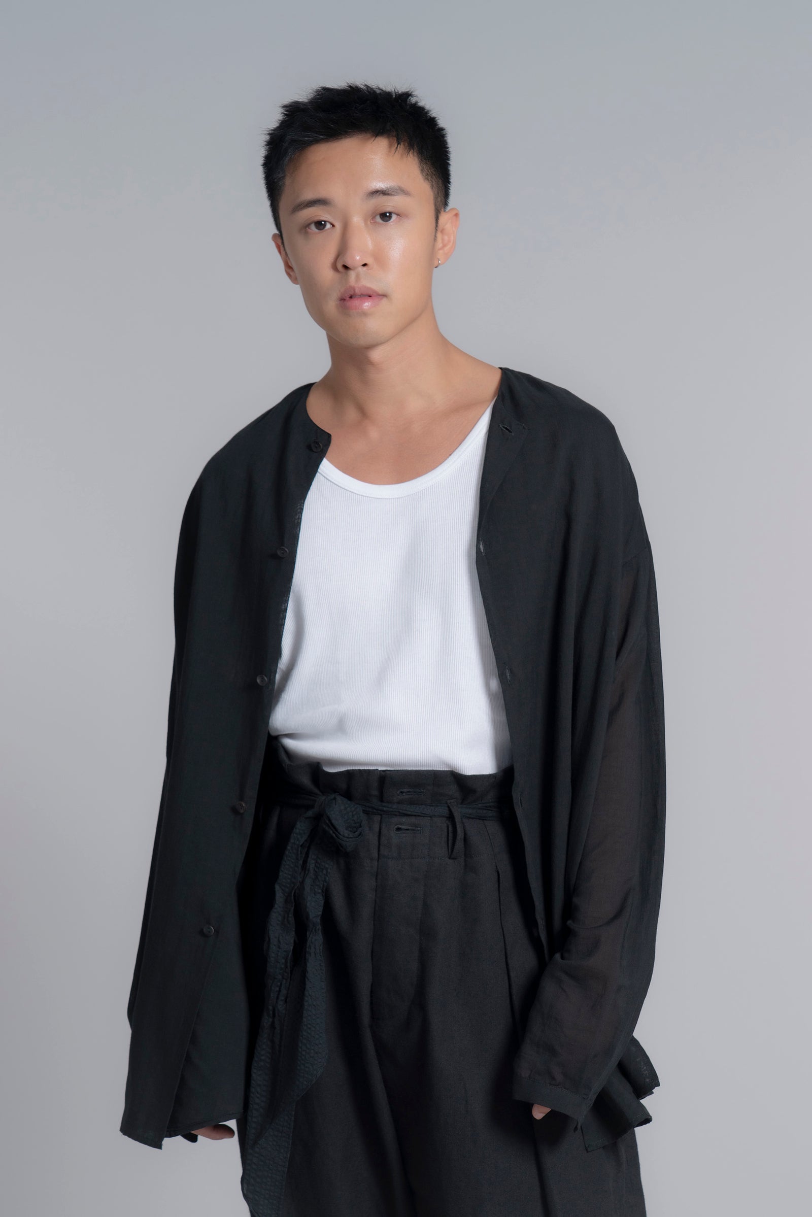 The Collarless Shirt - Black