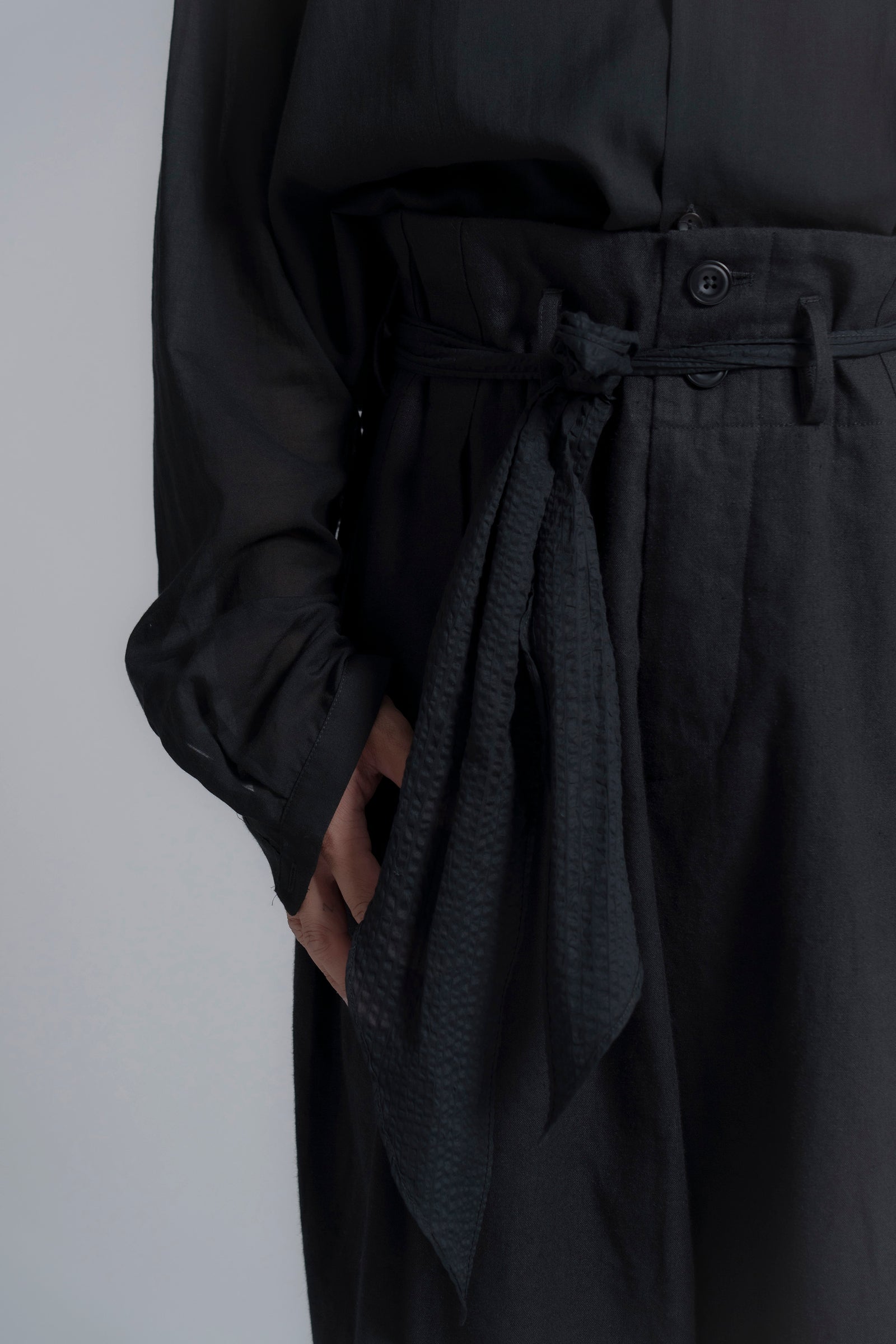 The Belted Hollywood Trousers - Black