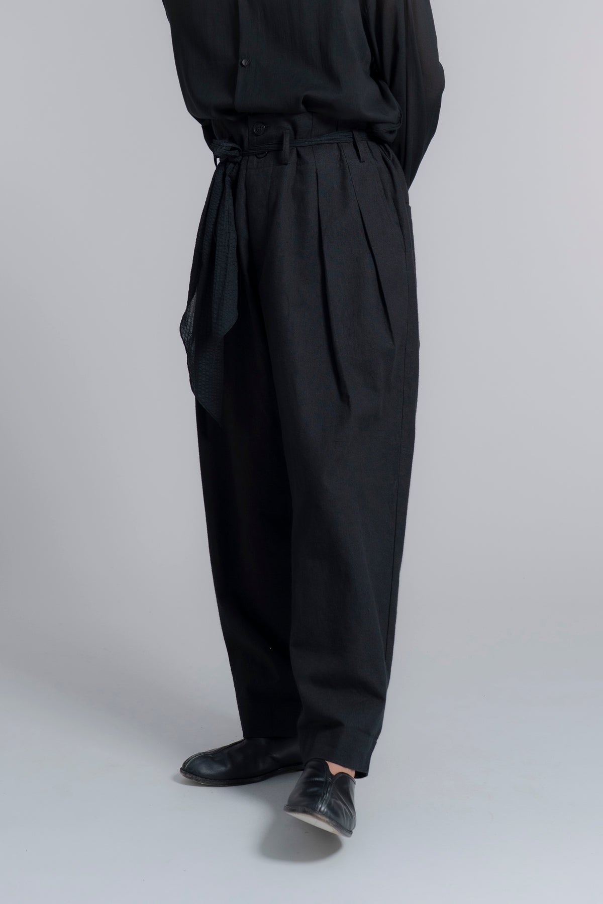 The Belted Hollywood Trousers - Black