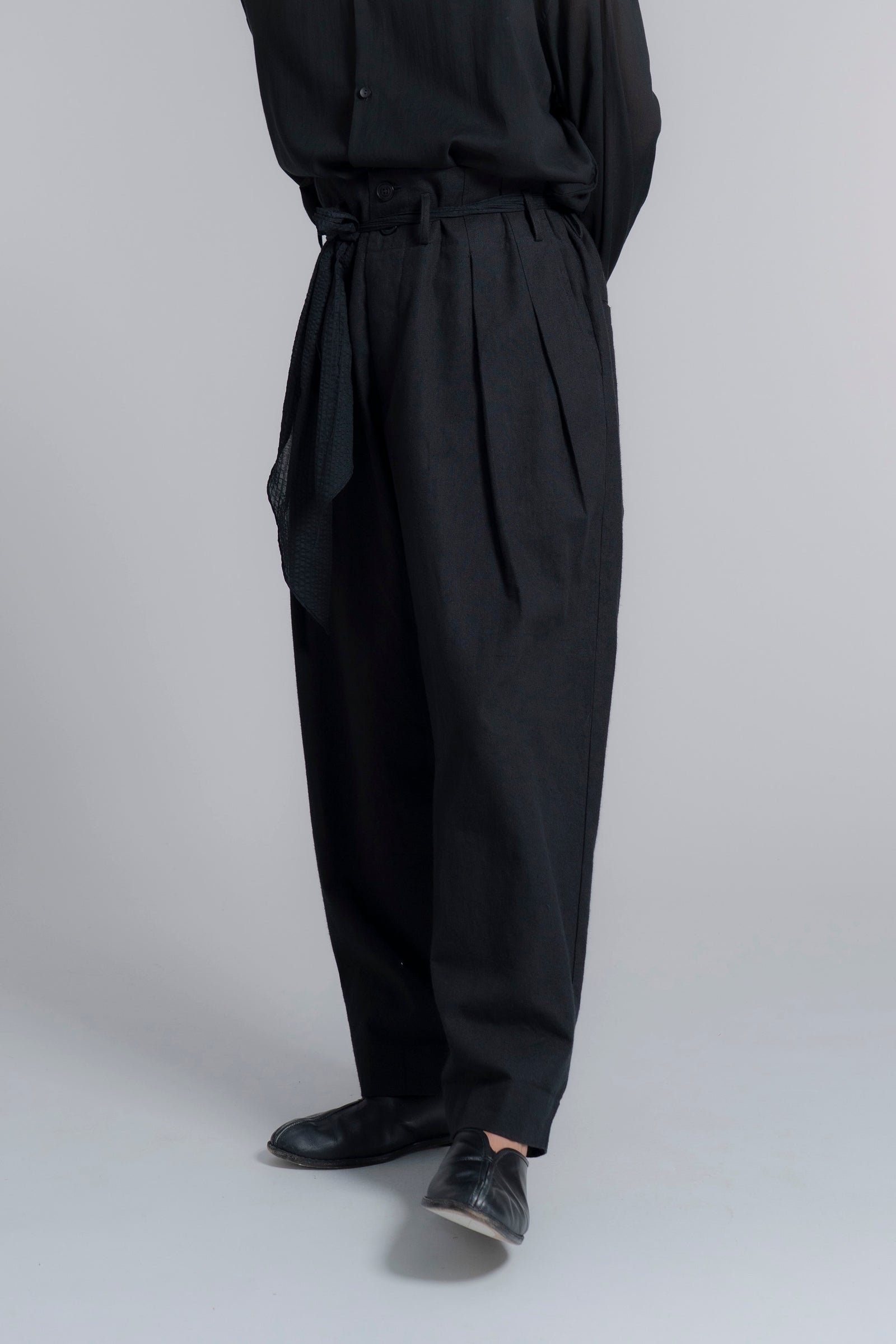 The Belted Hollywood Trousers - Black