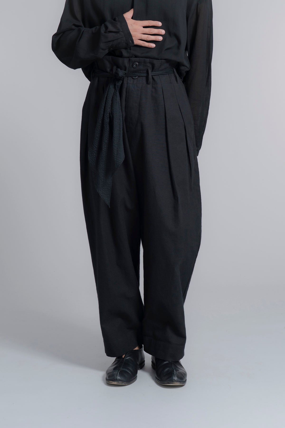The Belted Hollywood Trousers - Black