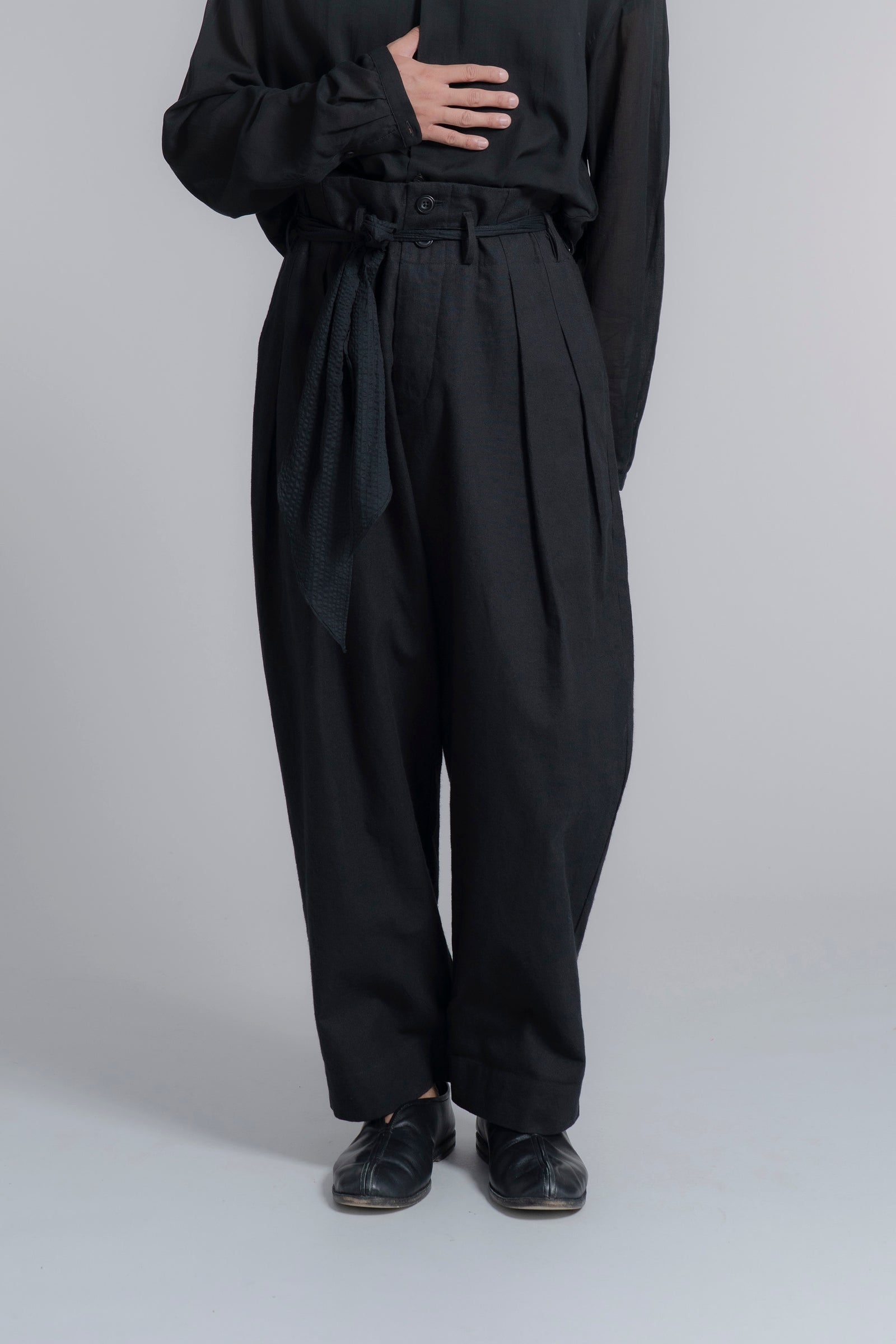 The Belted Hollywood Trousers - Black