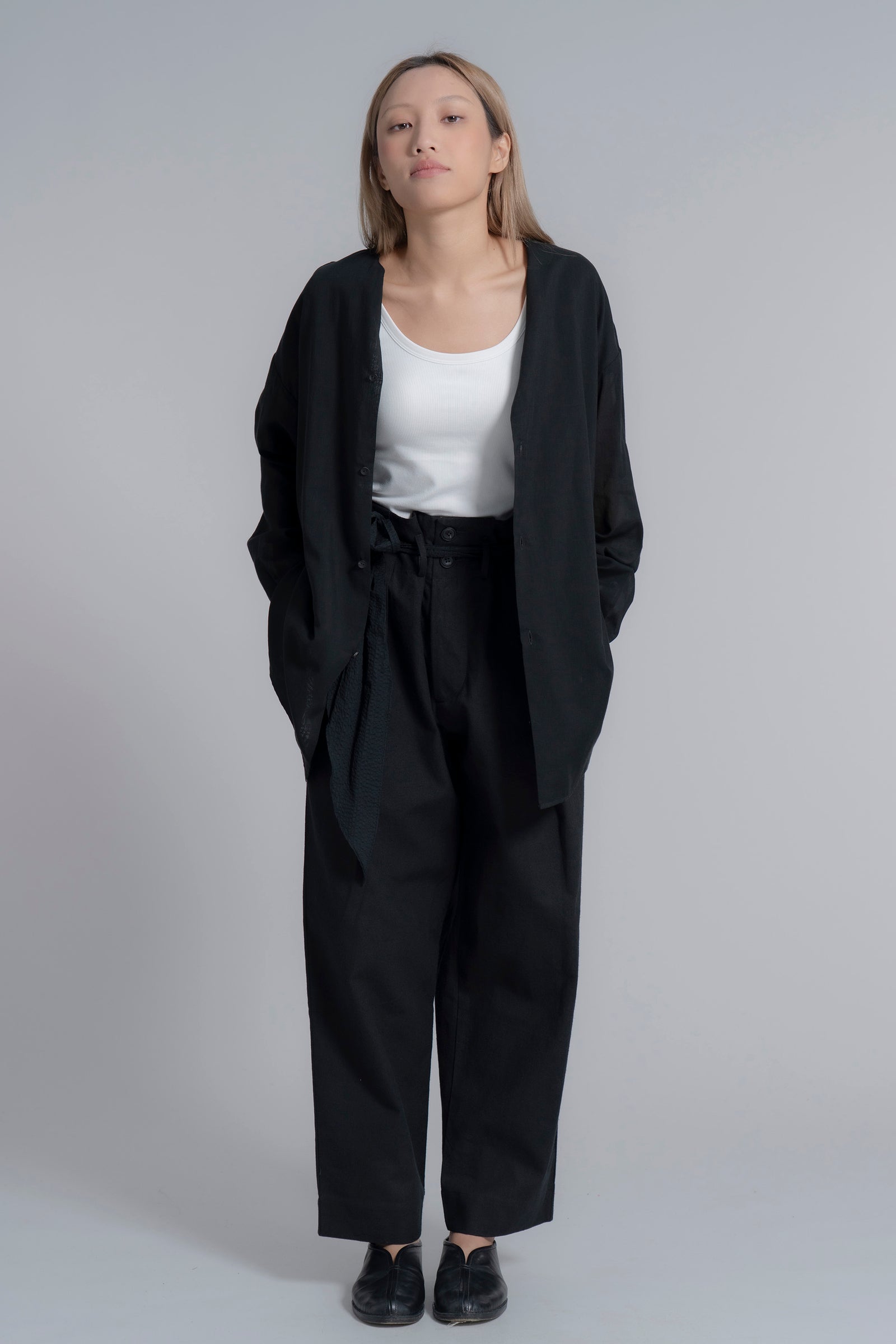 The Collarless Shirt - Black