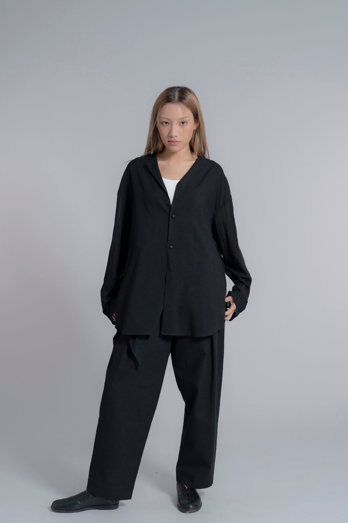 The Collarless Shirt - Black