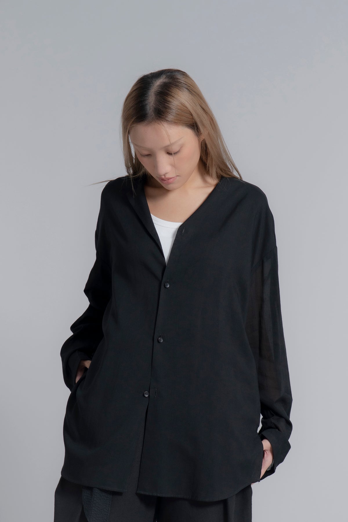 The Collarless Shirt - Black