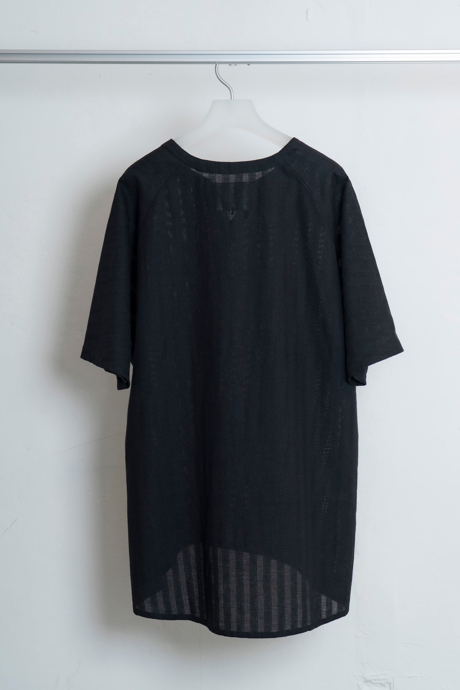 The Split Neck Top - Black