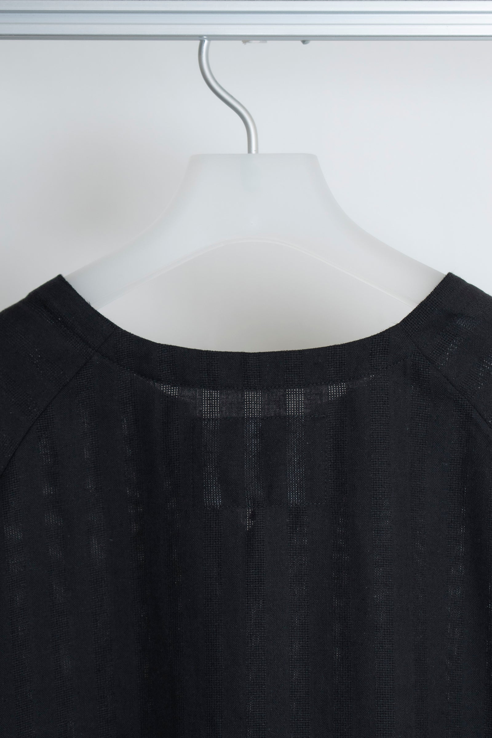 The Split Neck Top - Black