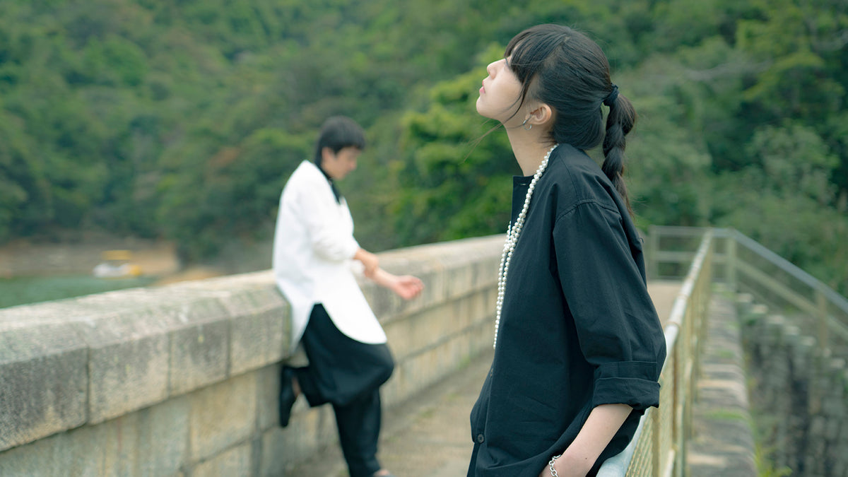 The Collarless Shirt - Black