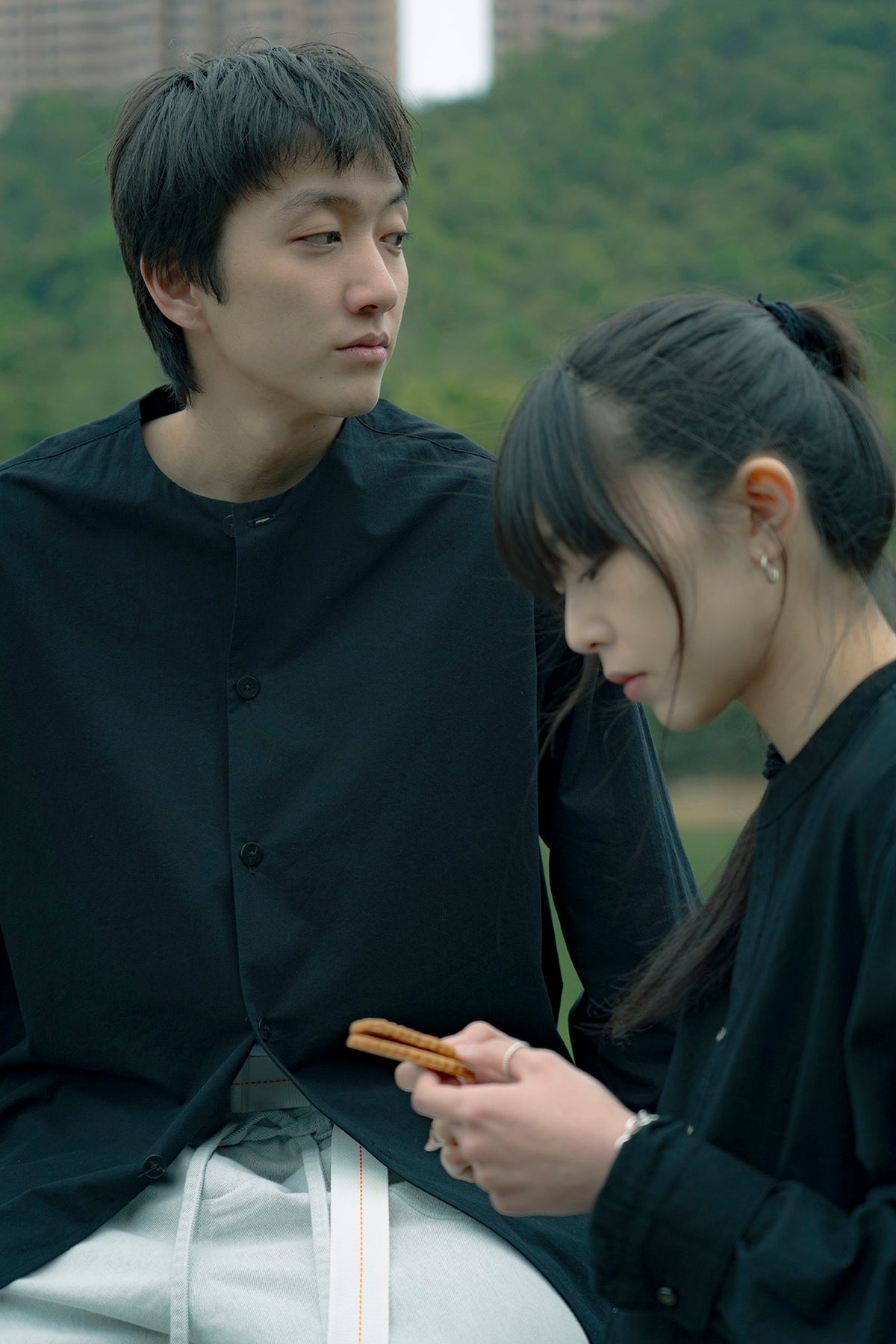 The Collarless Shirt - Black