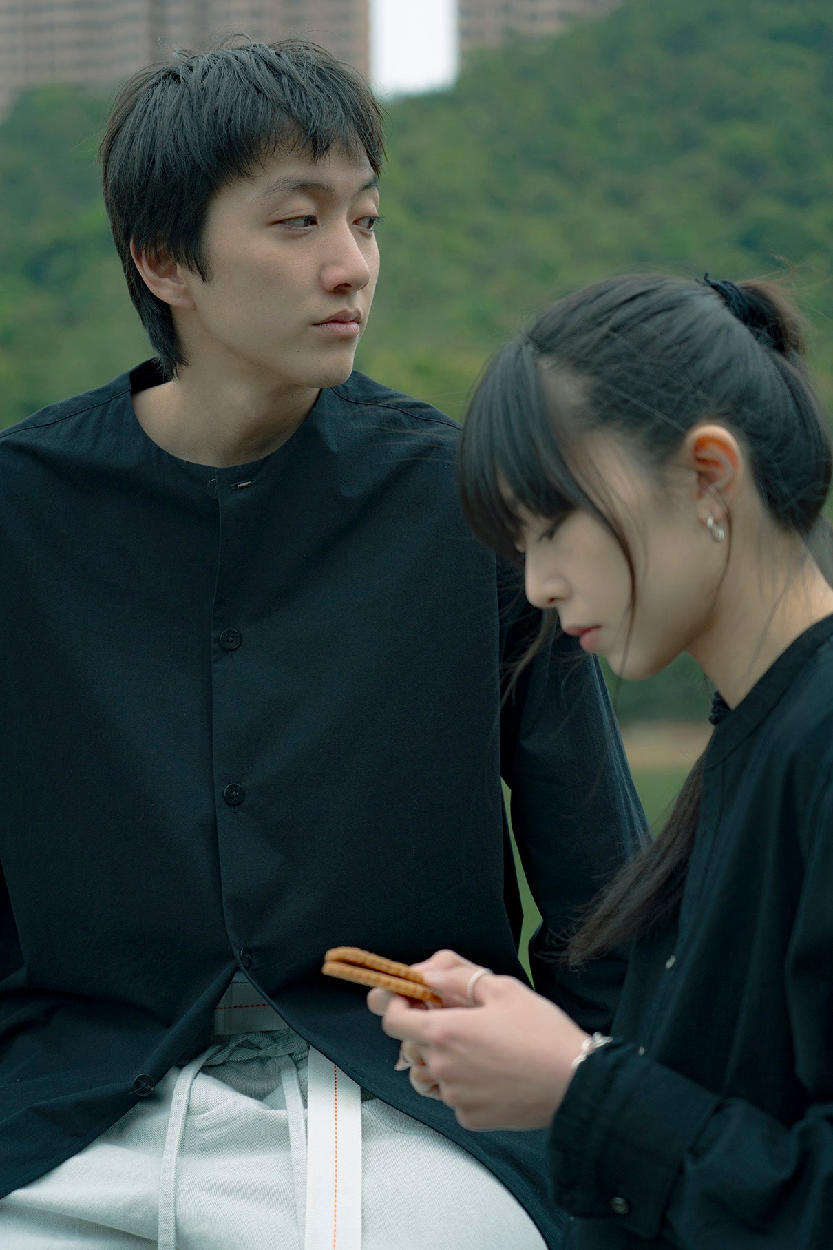 The Collarless Shirt - Black