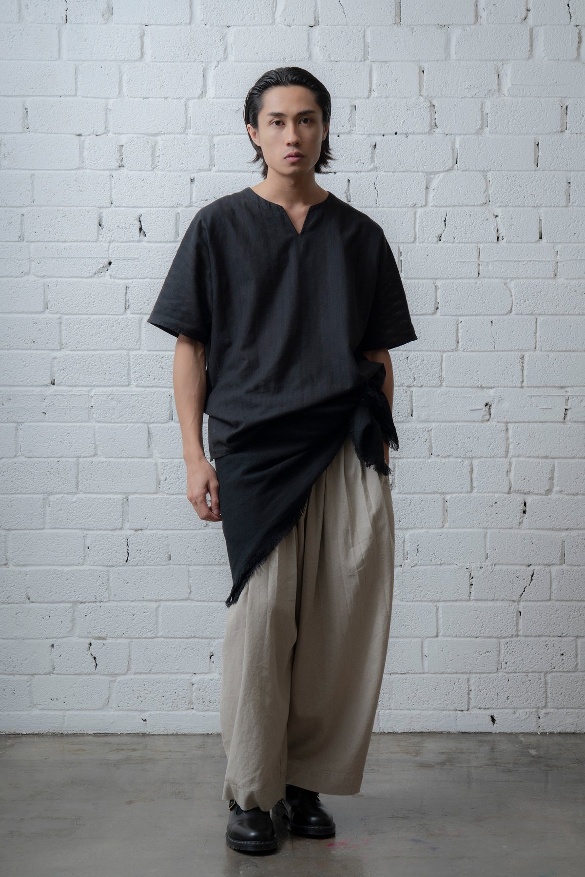 The Linen Scarf - Black