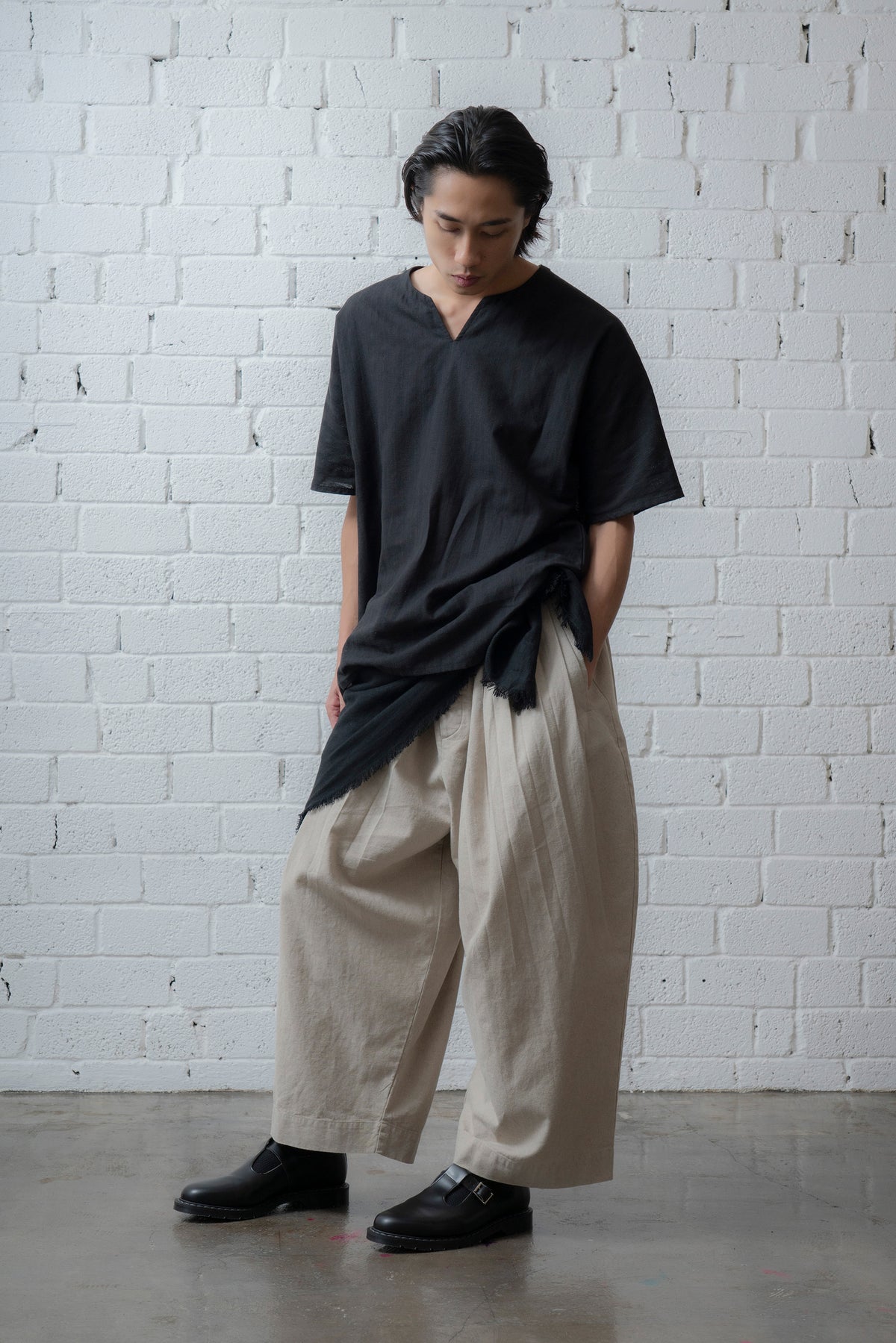 The Split Neck Top - Black