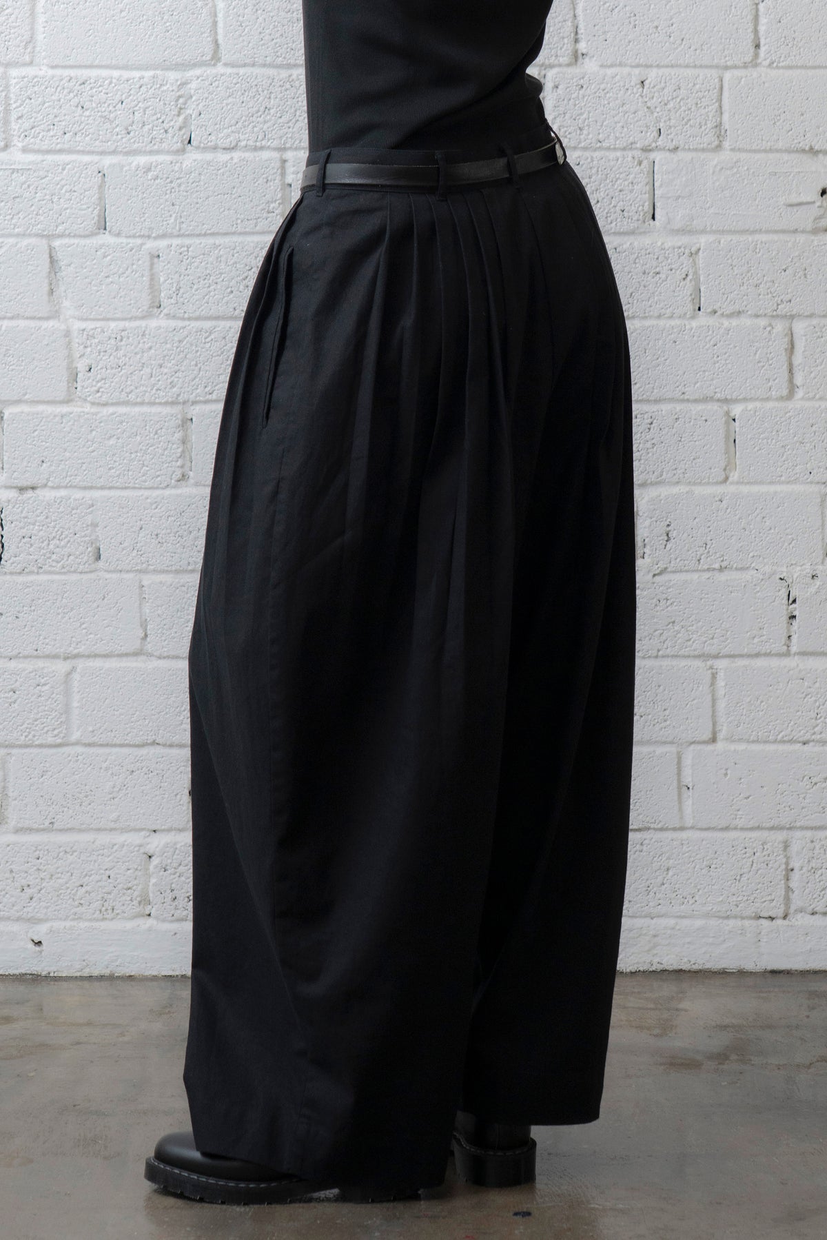 The Pleaty Trousers - Black