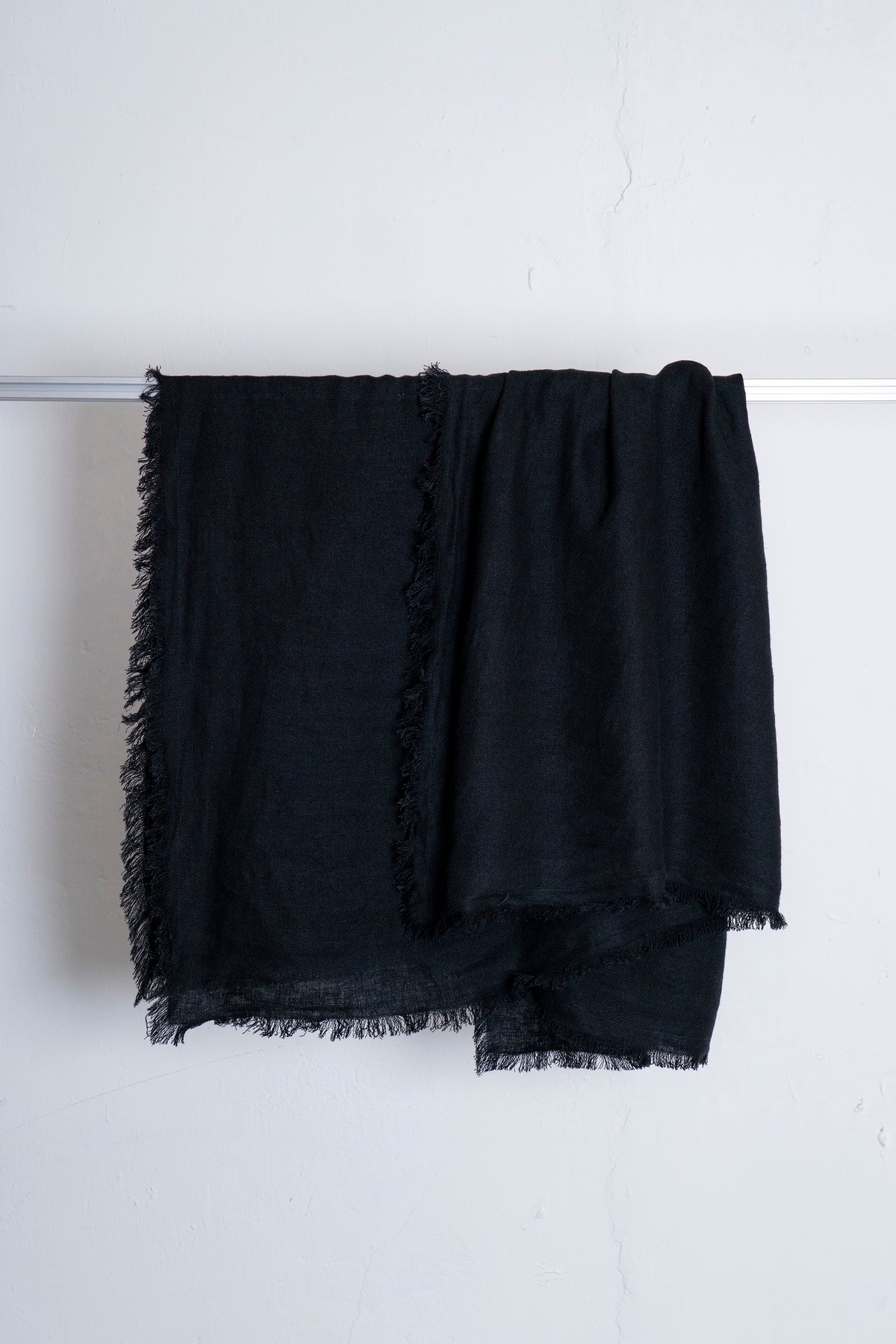 The Linen Scarf - Black