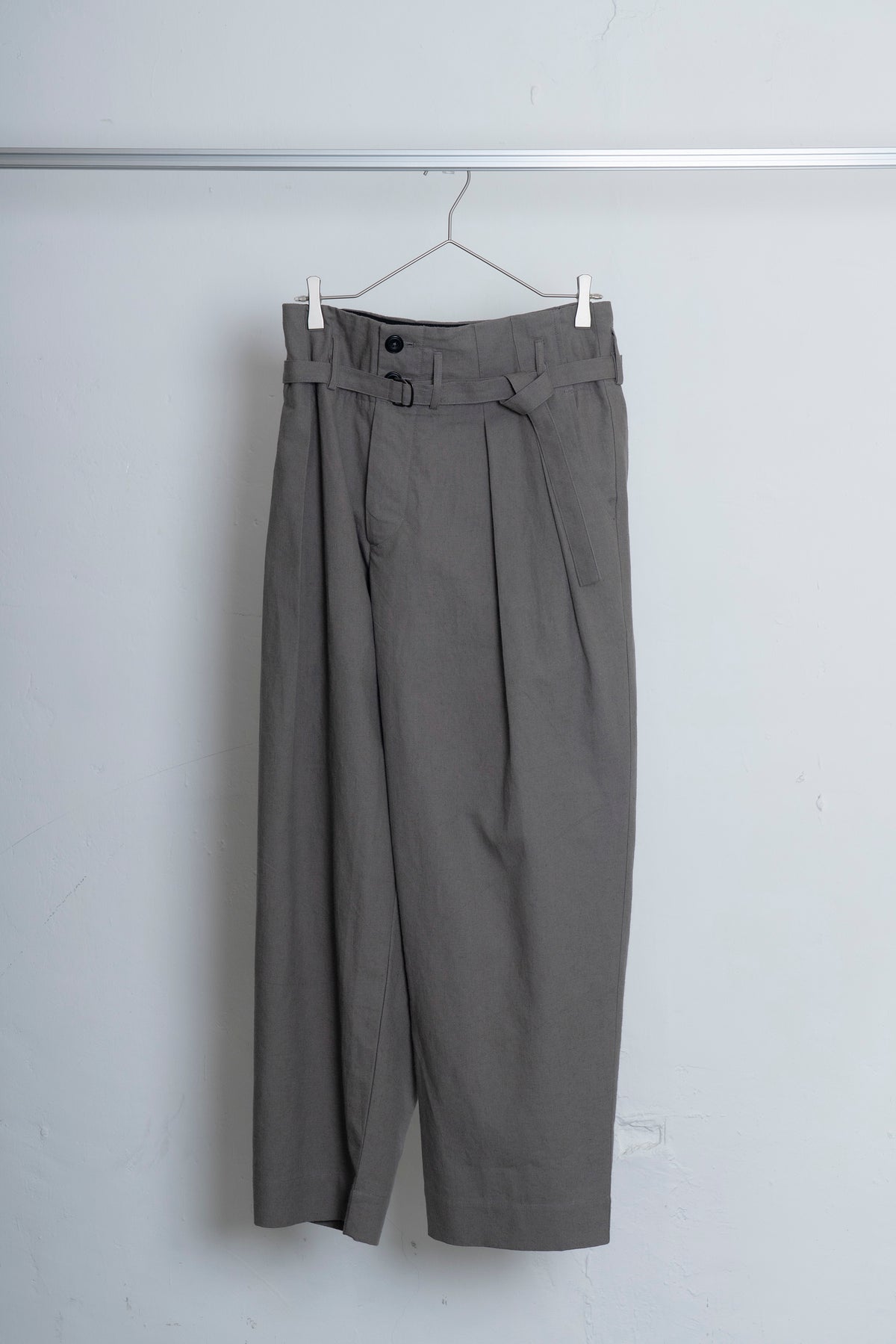 The Belted Hollywood Trousers - Greige