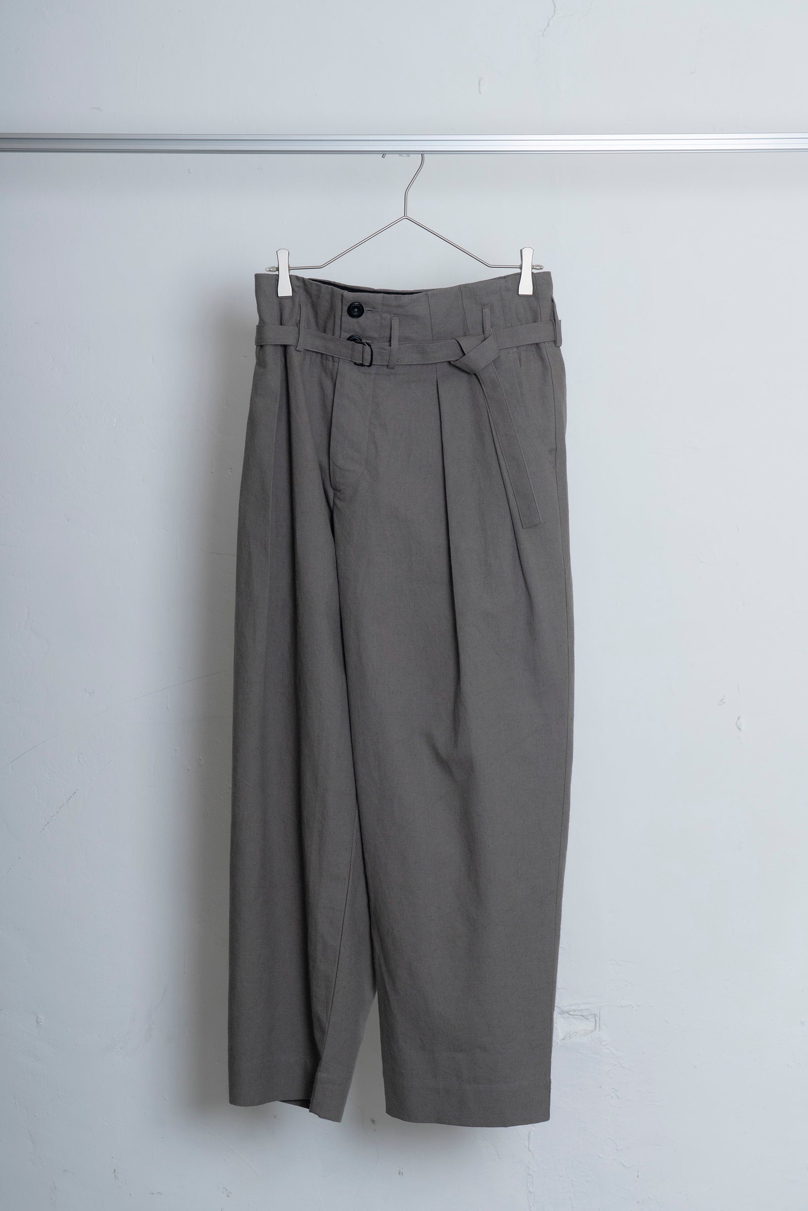 The Belted Hollywood Trousers - Greige