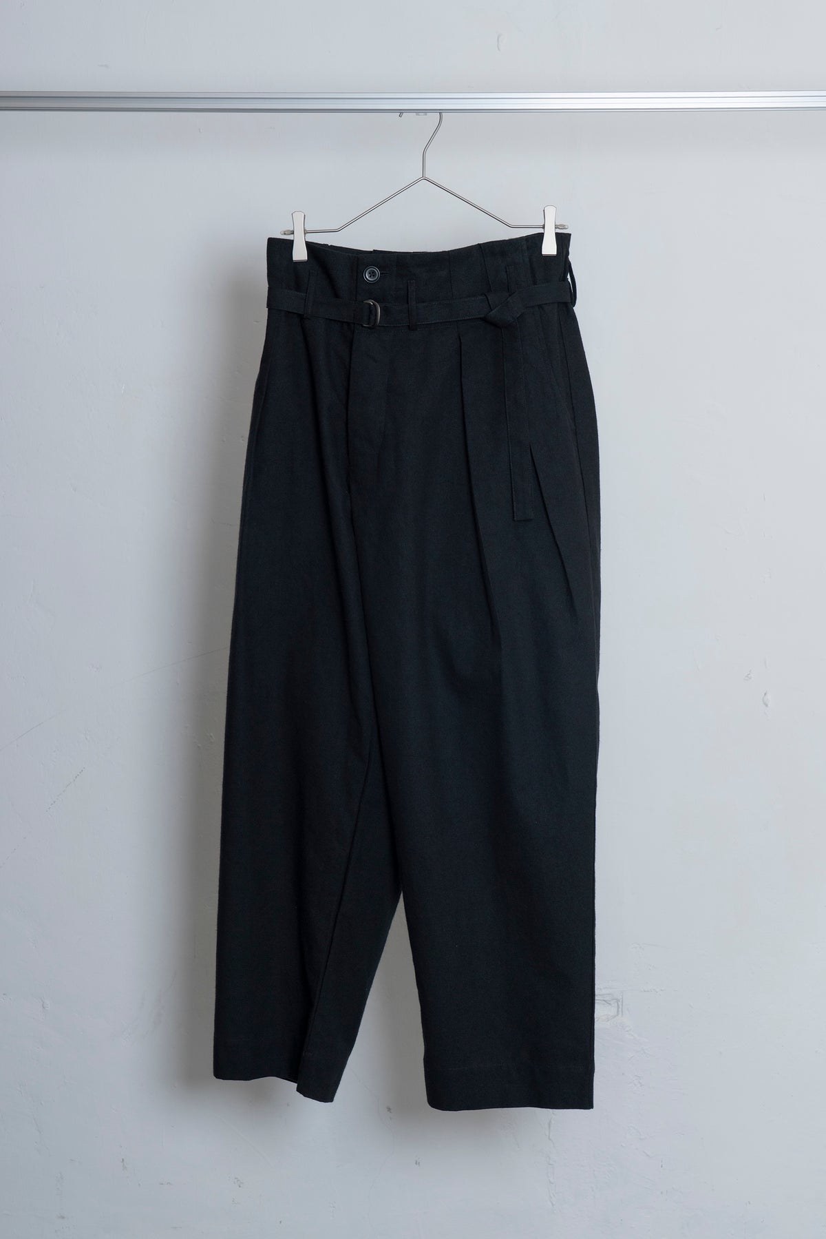 The Belted Hollywood Trousers - Black