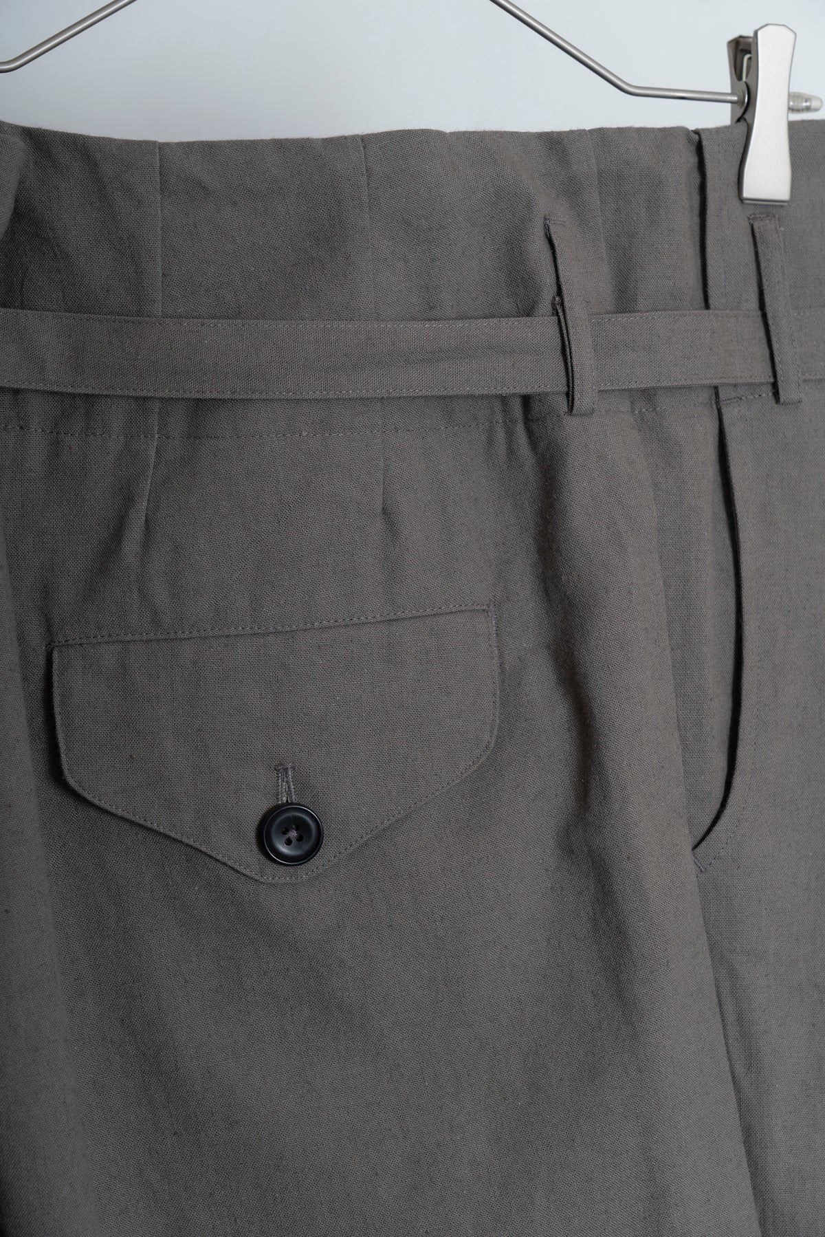 The Belted Hollywood Trousers - Greige