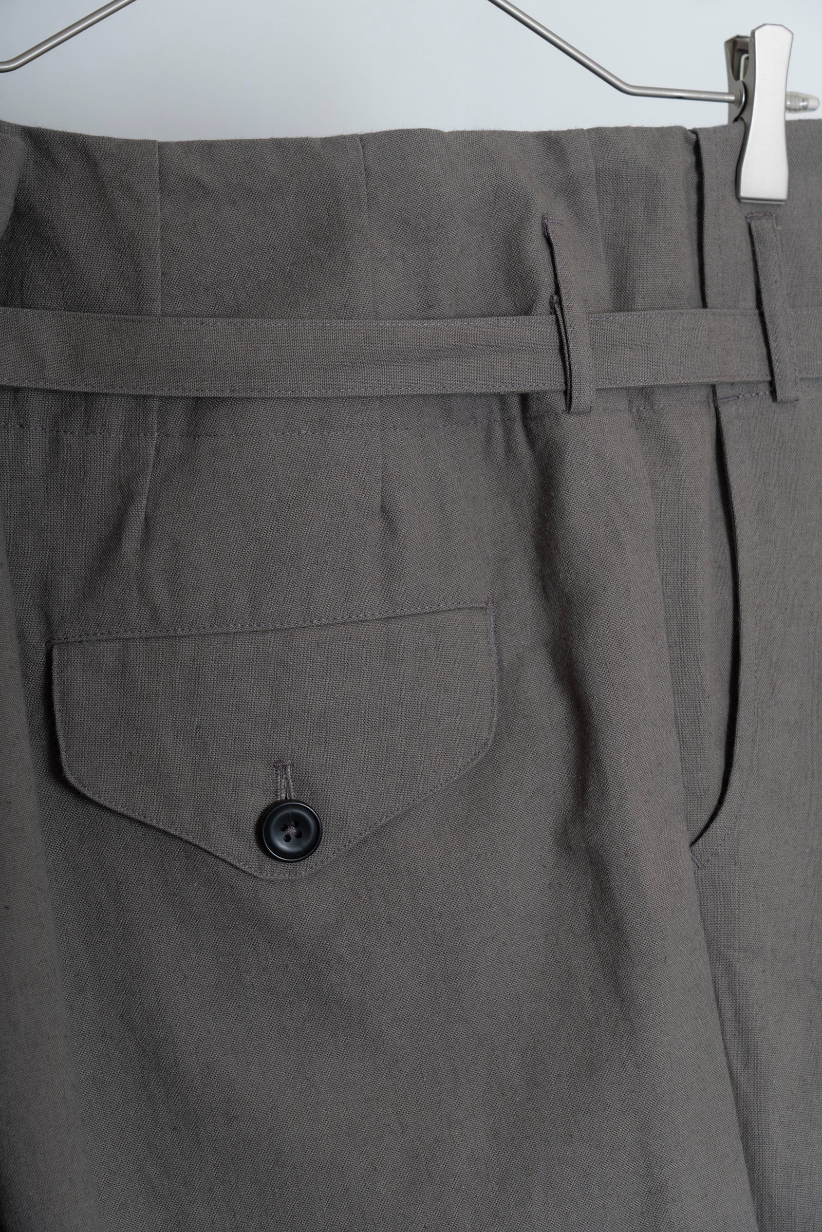 The Belted Hollywood Trousers - Greige