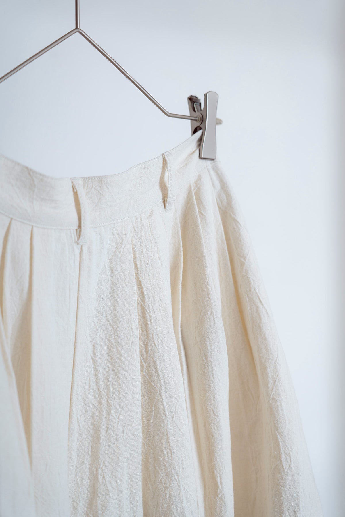 The Pleaty Trousers - White